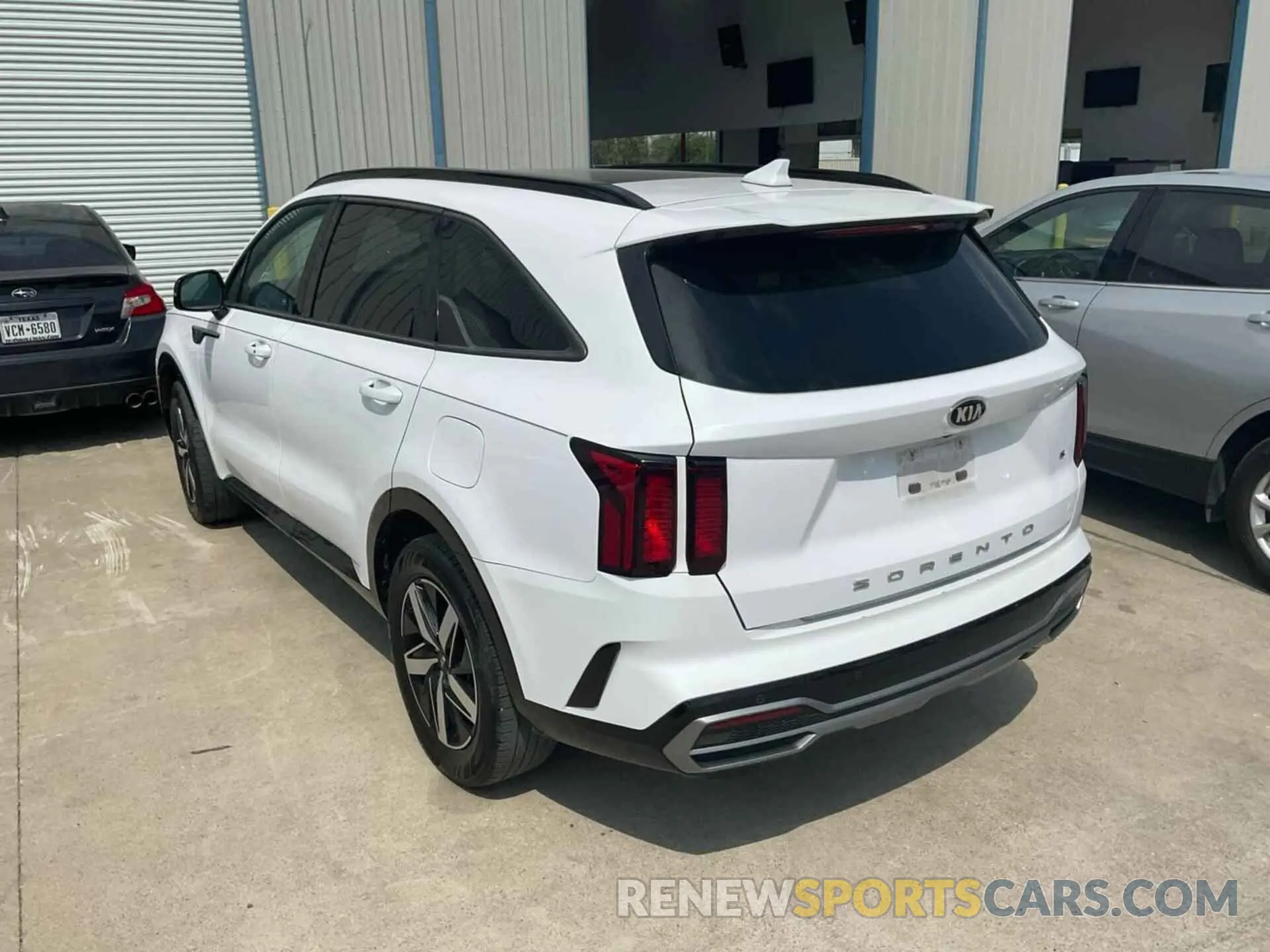 10 Photograph of a damaged car 5XYRL4LC0MG069234 KIA SORENTO 2021