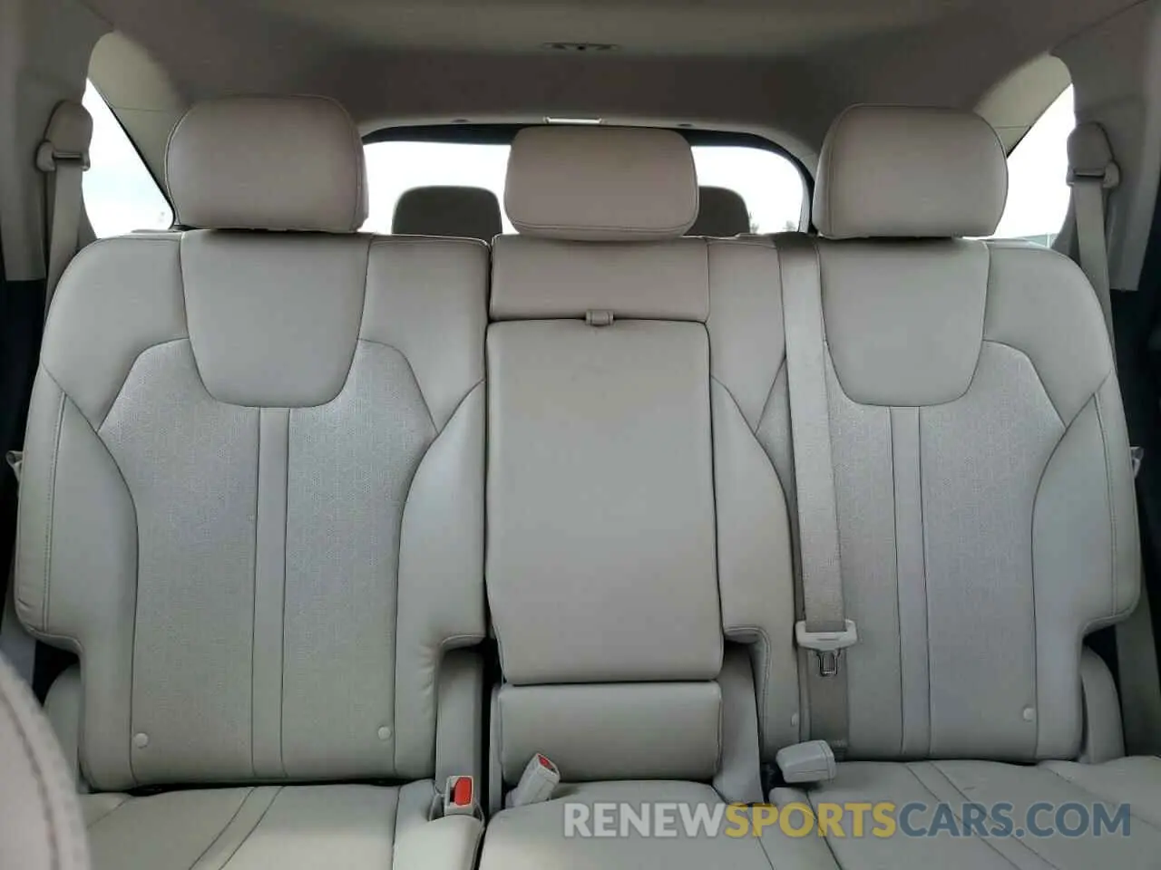 10 Photograph of a damaged car 5XYRL4LC1MG002528 KIA SORENTO 2021