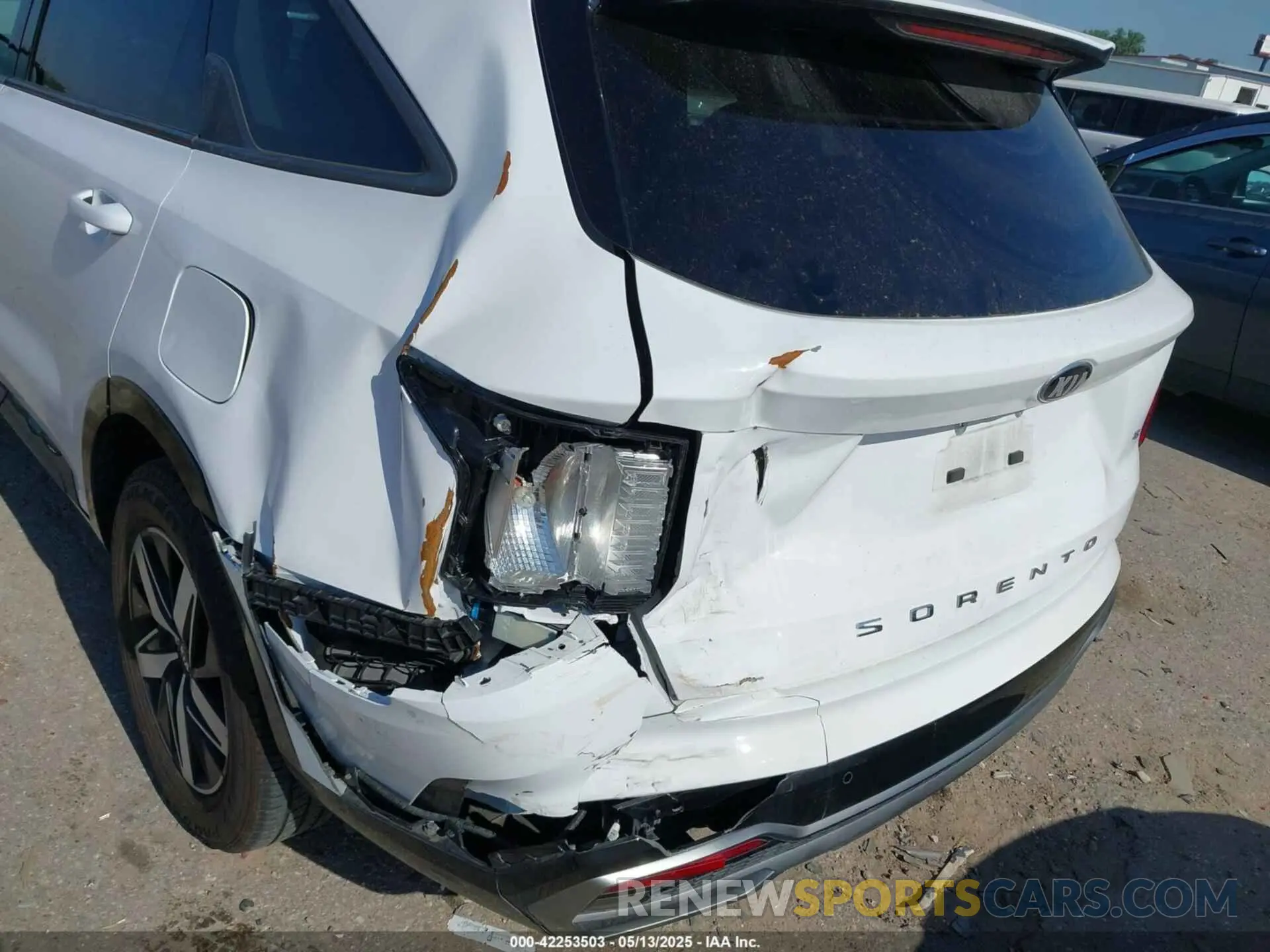 6 Photograph of a damaged car 5XYRL4LC1MG002786 KIA SORENTO 2021