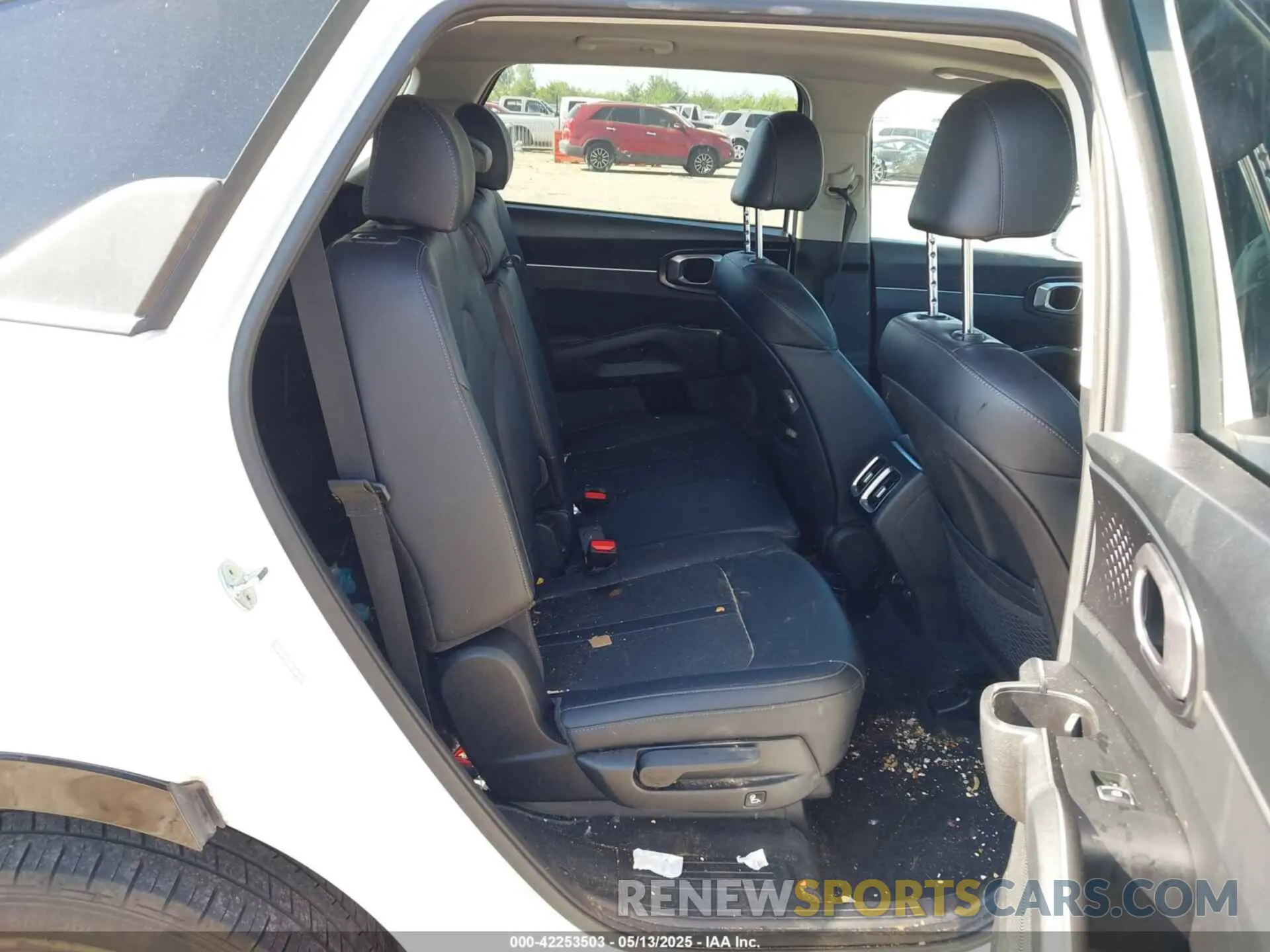 8 Photograph of a damaged car 5XYRL4LC1MG002786 KIA SORENTO 2021