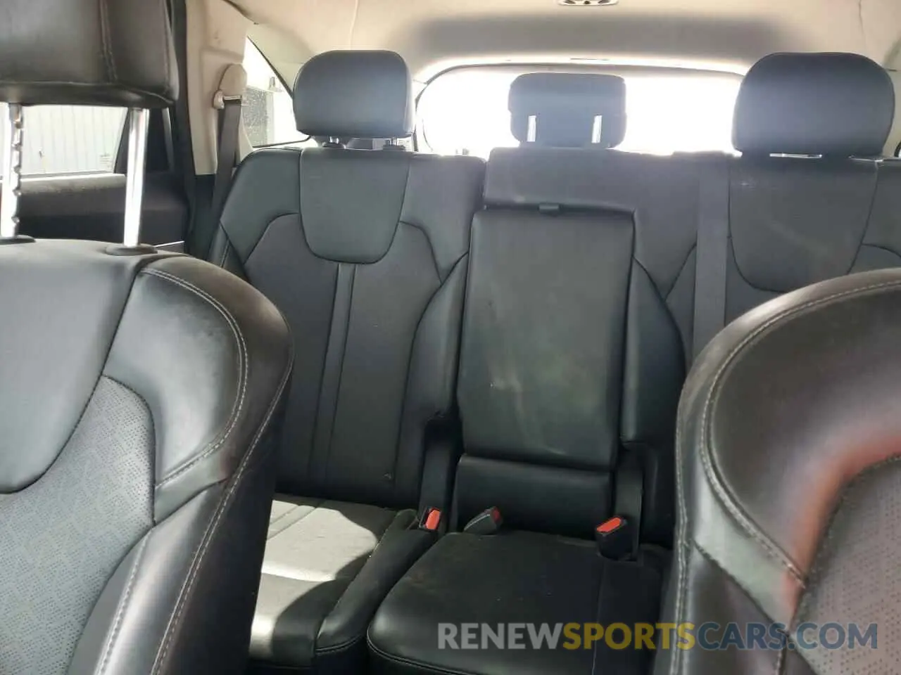 10 Photograph of a damaged car 5XYRL4LC1MG060557 KIA SORENTO 2021