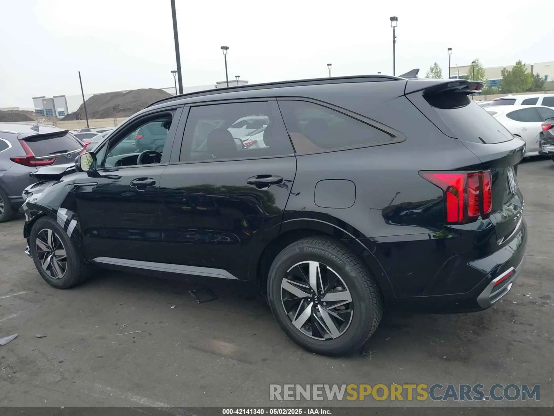 14 Photograph of a damaged car 5XYRL4LC1MG066939 KIA SORENTO 2021