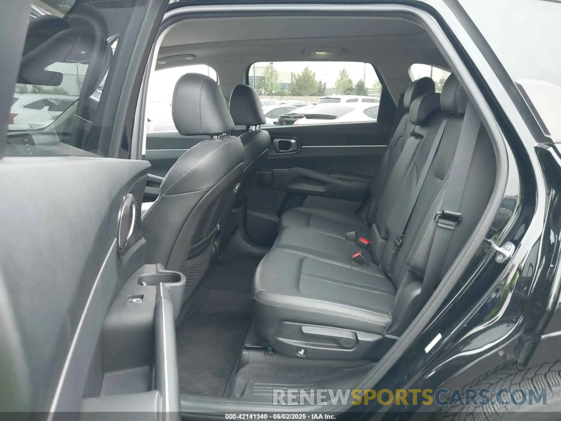 8 Photograph of a damaged car 5XYRL4LC1MG066939 KIA SORENTO 2021