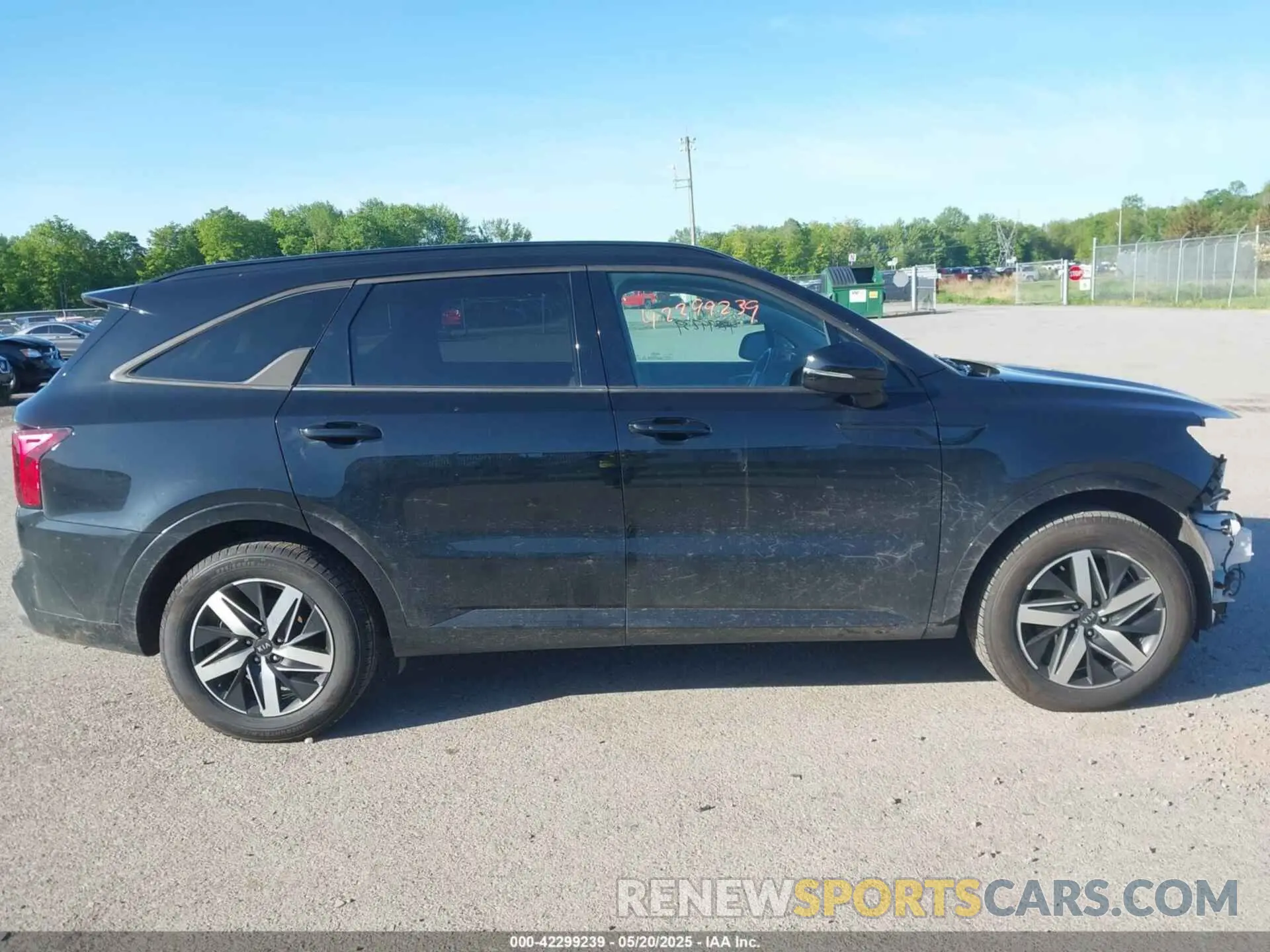 14 Photograph of a damaged car 5XYRL4LC1MG071493 KIA SORENTO 2021