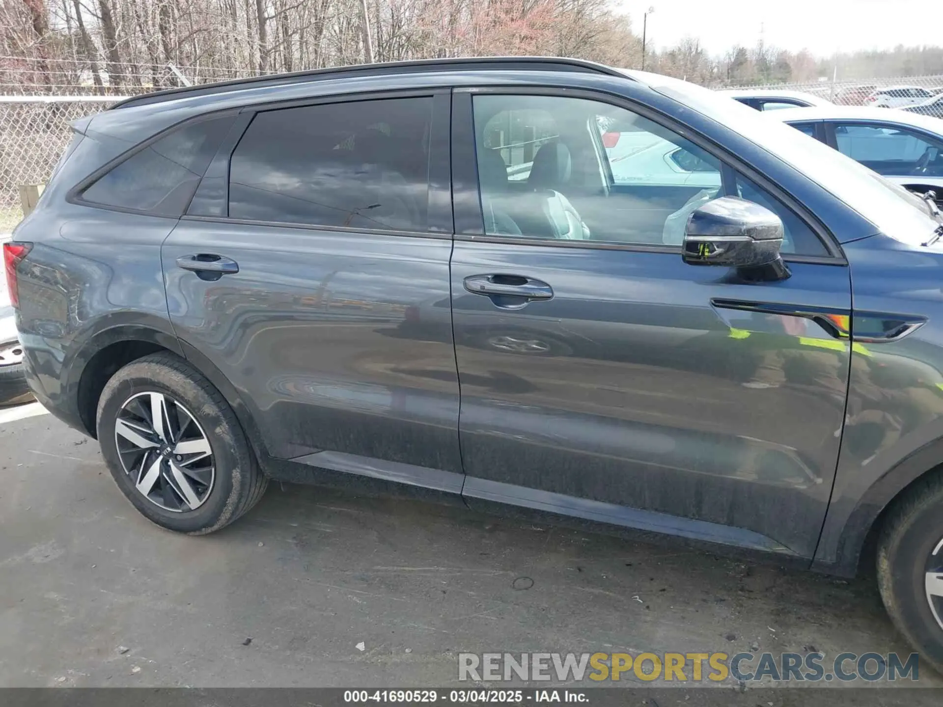 13 Photograph of a damaged car 5XYRL4LC3MG008296 KIA SORENTO 2021