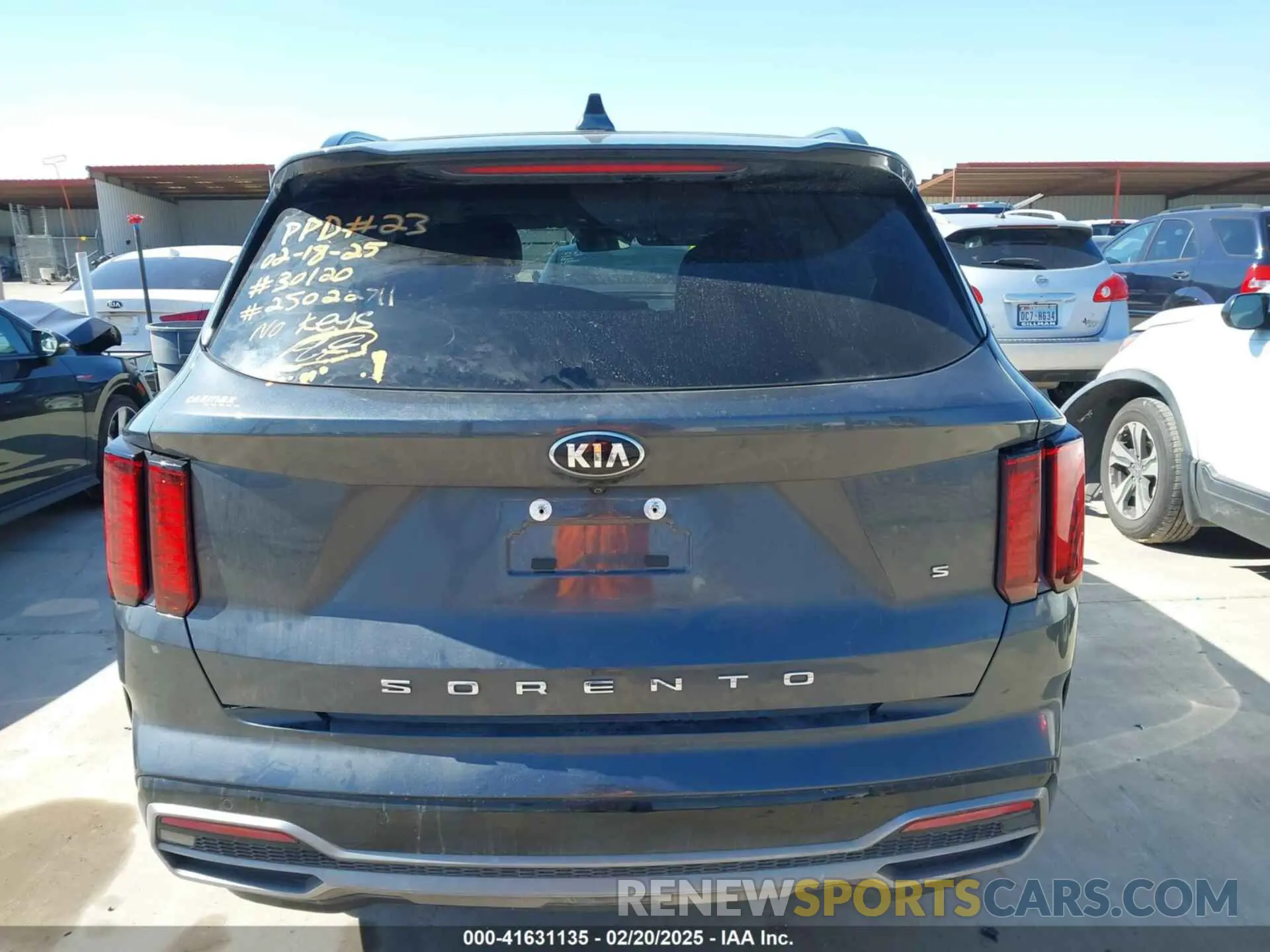 16 Photograph of a damaged car 5XYRL4LC4MG045731 KIA SORENTO 2021
