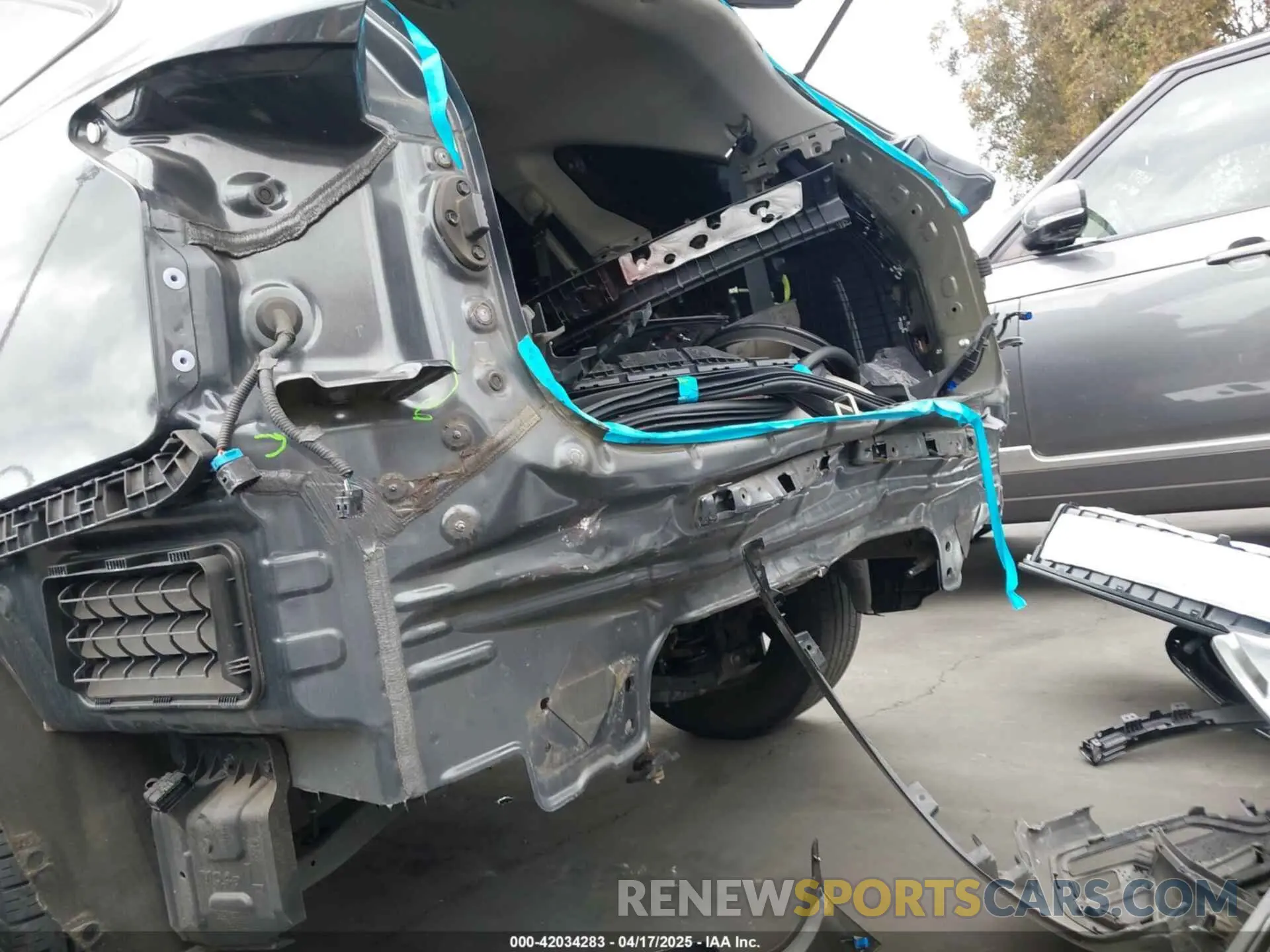 18 Photograph of a damaged car 5XYRL4LC4MG049052 KIA SORENTO 2021