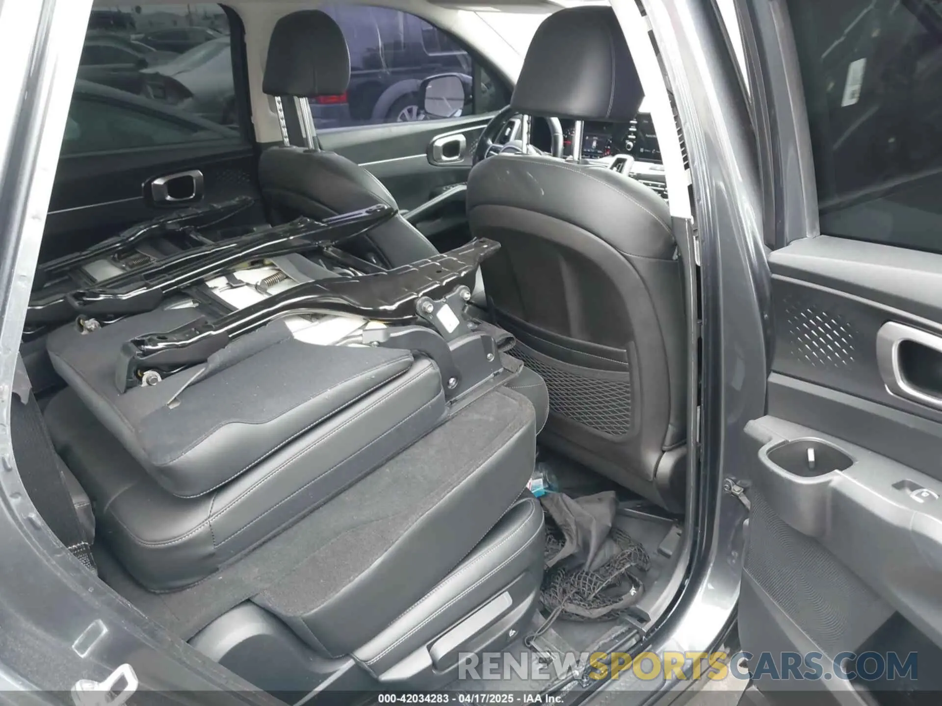 8 Photograph of a damaged car 5XYRL4LC4MG049052 KIA SORENTO 2021