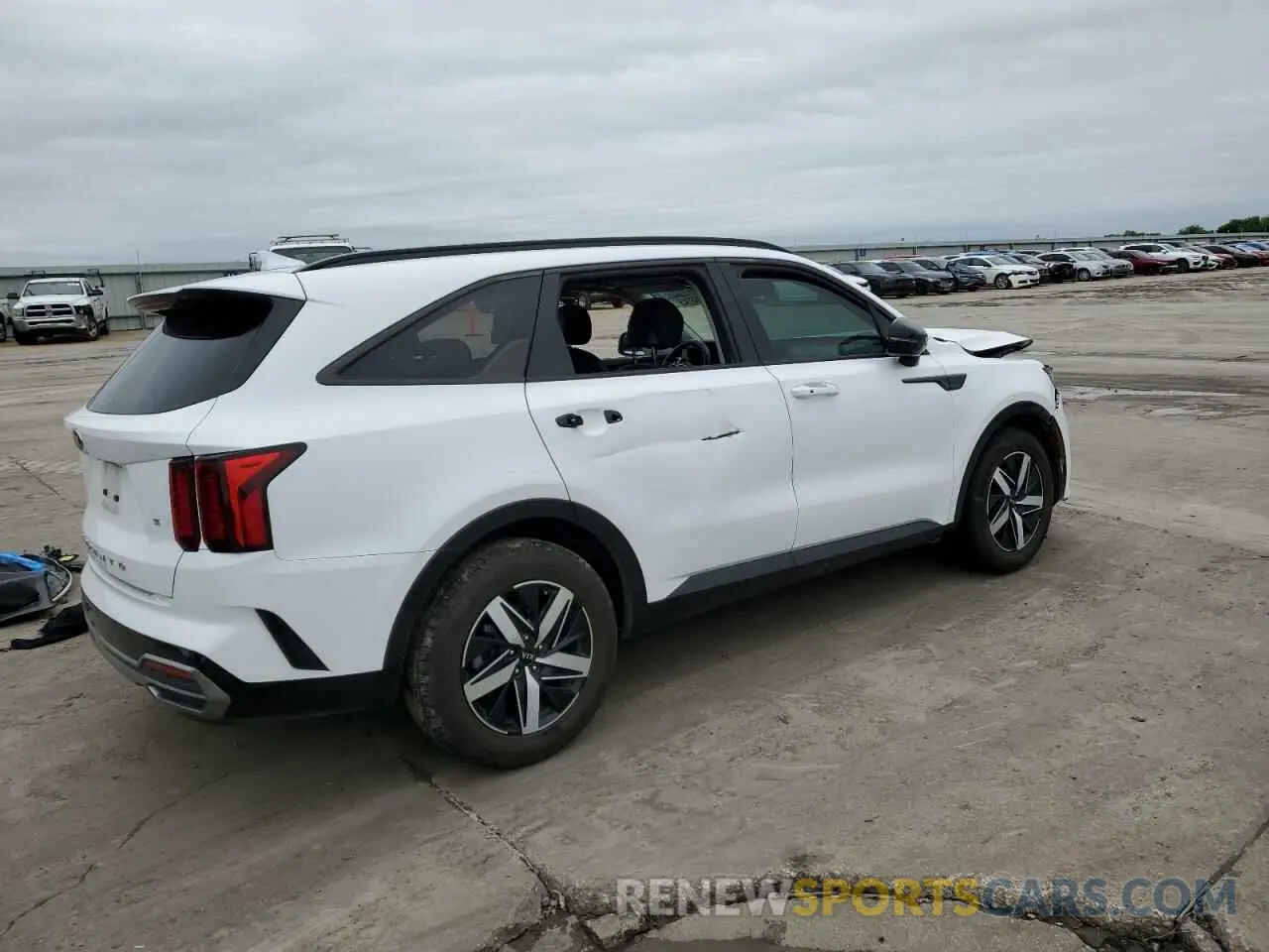 3 Photograph of a damaged car 5XYRL4LC4MG066708 KIA SORENTO 2021