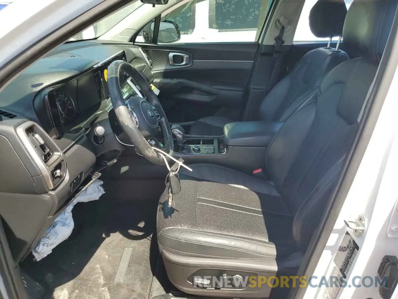 7 Photograph of a damaged car 5XYRL4LC4MG066708 KIA SORENTO 2021