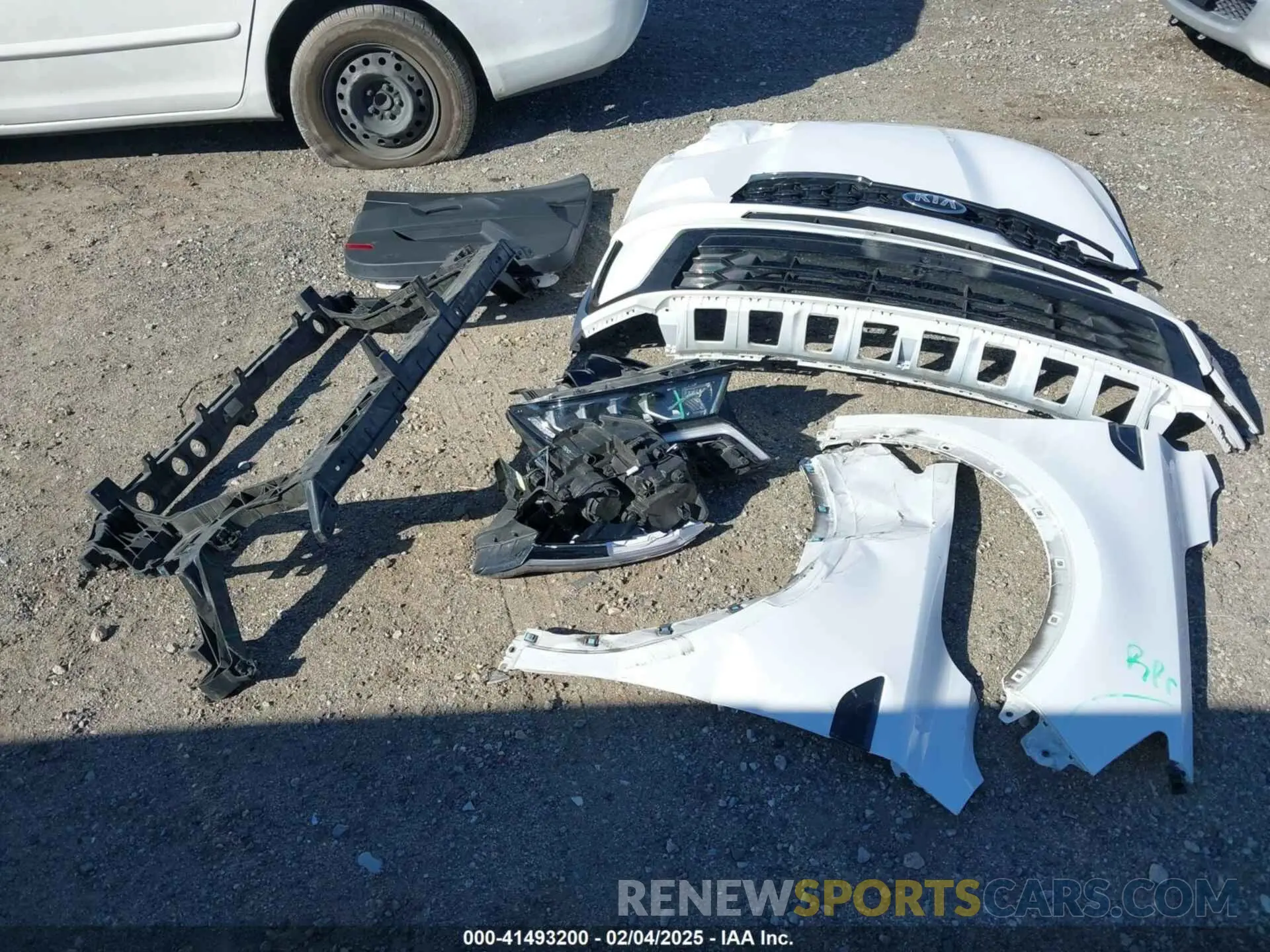 12 Photograph of a damaged car 5XYRL4LC6MG069576 KIA SORENTO 2021