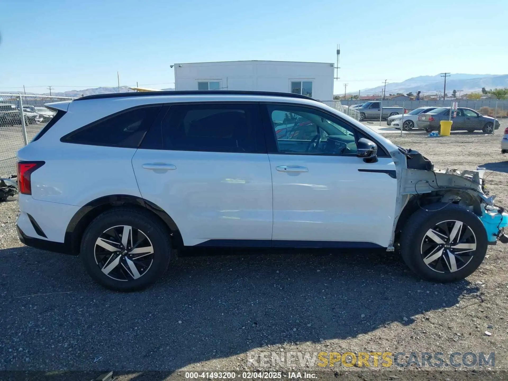 14 Photograph of a damaged car 5XYRL4LC6MG069576 KIA SORENTO 2021