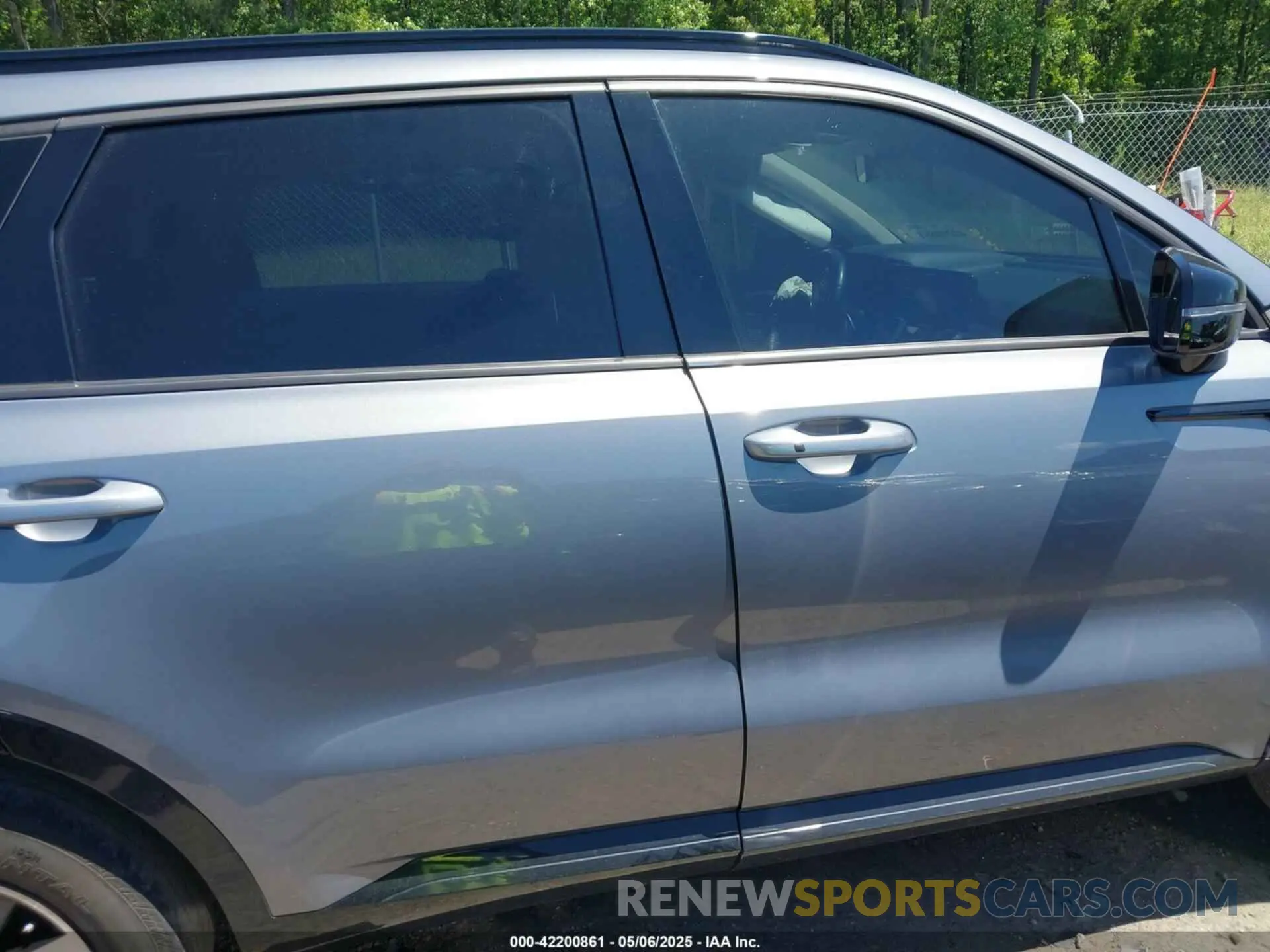 13 Photograph of a damaged car 5XYRL4LC7MG009452 KIA SORENTO 2021