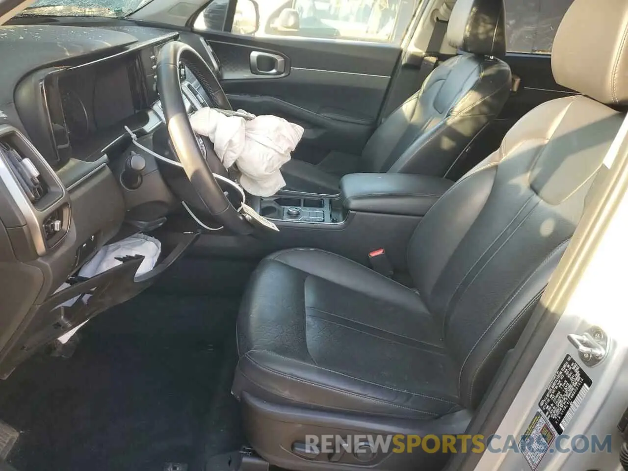 7 Photograph of a damaged car 5XYRL4LC8MG007614 KIA SORENTO 2021