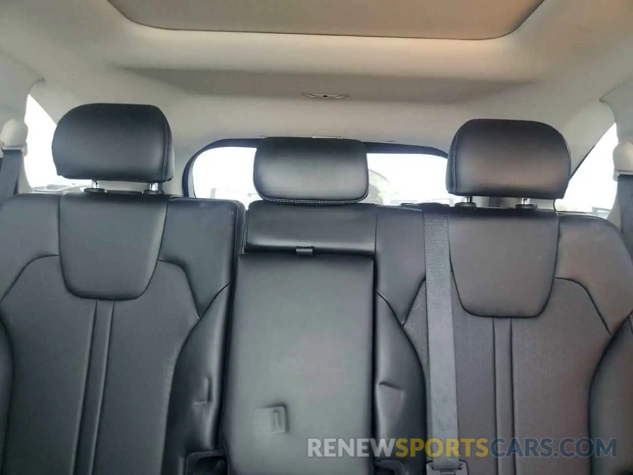 10 Photograph of a damaged car 5XYRL4LC8MG008357 KIA SORENTO 2021
