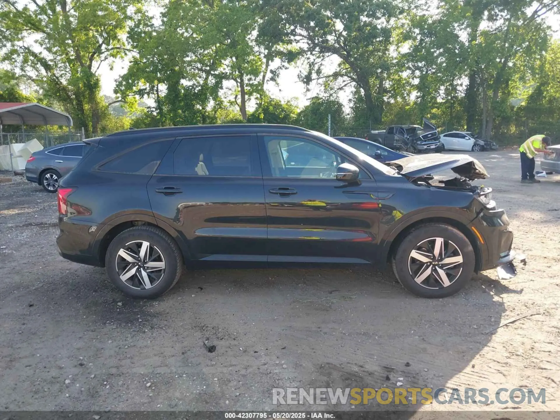 13 Photograph of a damaged car 5XYRL4LC9MG054778 KIA SORENTO 2021