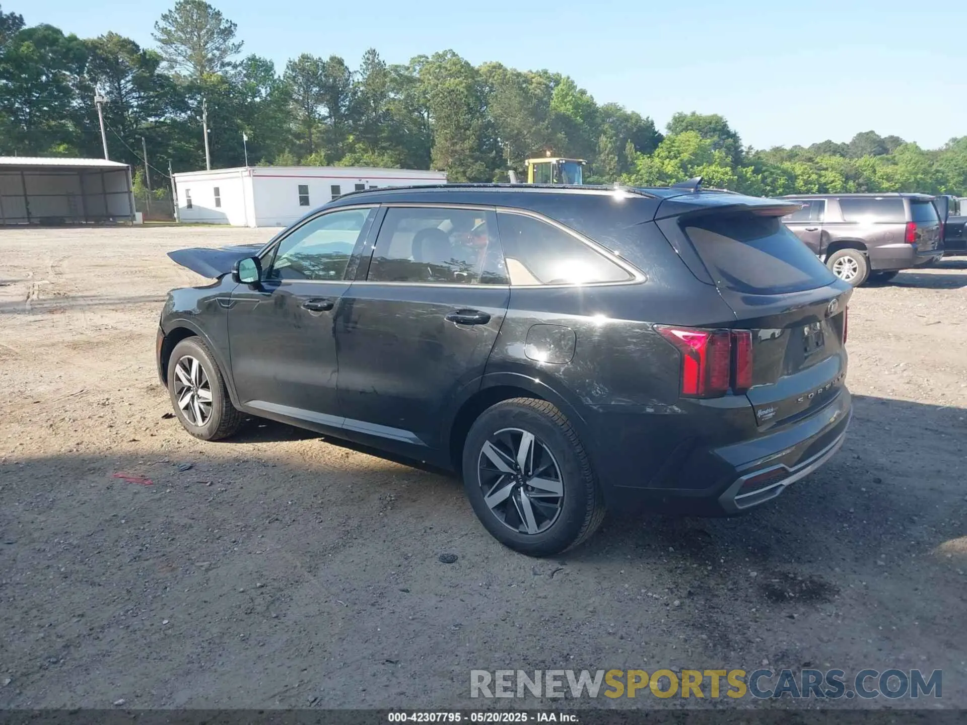 3 Photograph of a damaged car 5XYRL4LC9MG054778 KIA SORENTO 2021