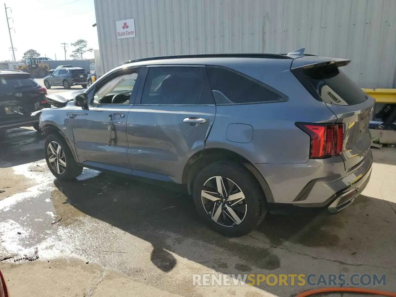 2 Photograph of a damaged car 5XYRL4LC9MG055610 KIA SORENTO 2021