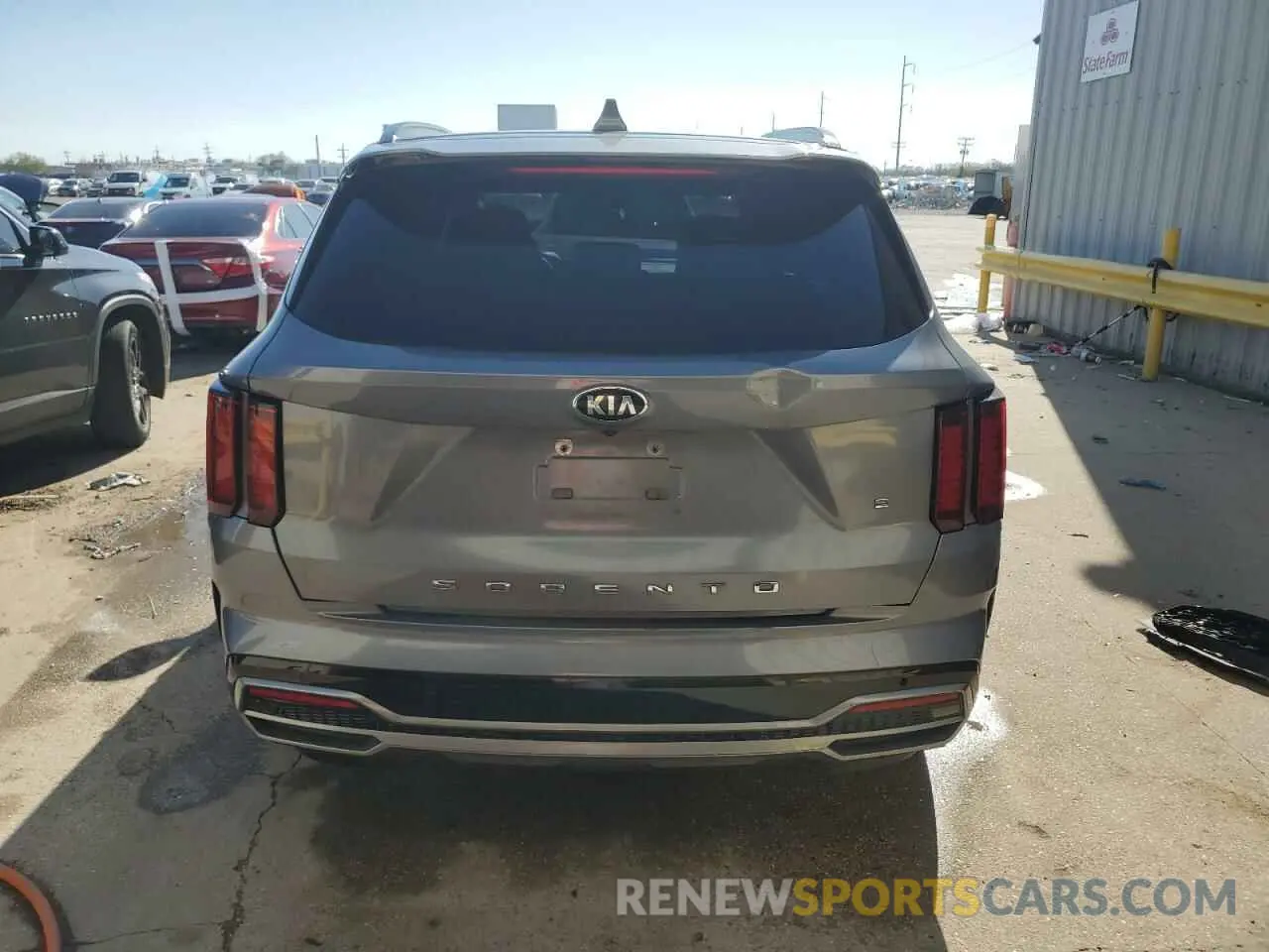 6 Photograph of a damaged car 5XYRL4LC9MG055610 KIA SORENTO 2021
