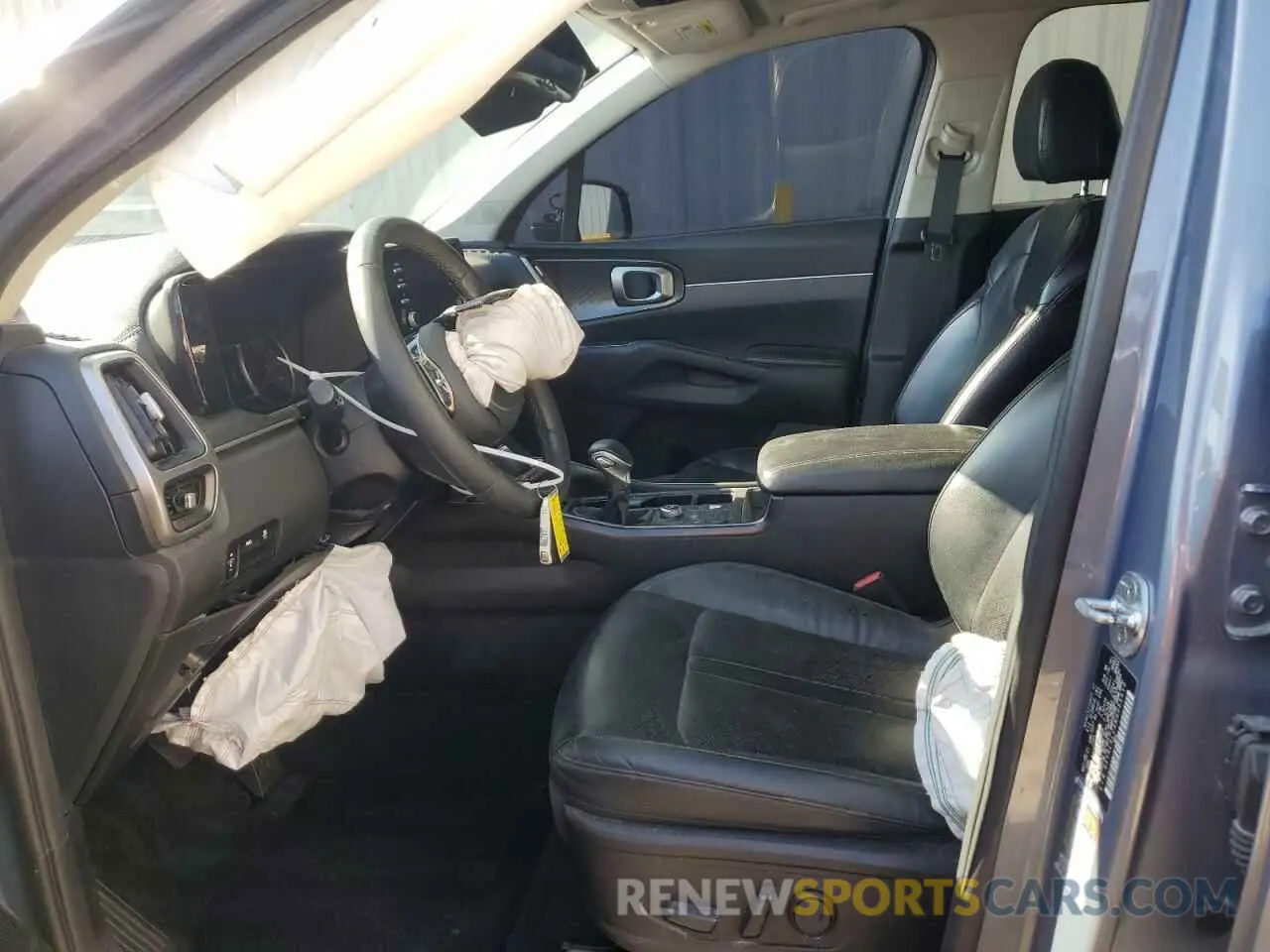 7 Photograph of a damaged car 5XYRL4LC9MG055610 KIA SORENTO 2021