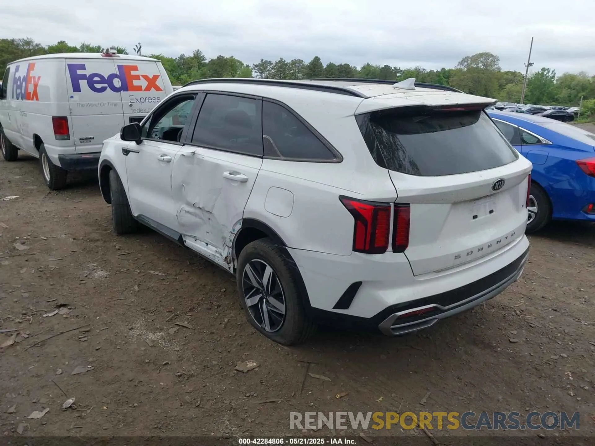 3 Photograph of a damaged car 5XYRL4LCXMG009736 KIA SORENTO 2021