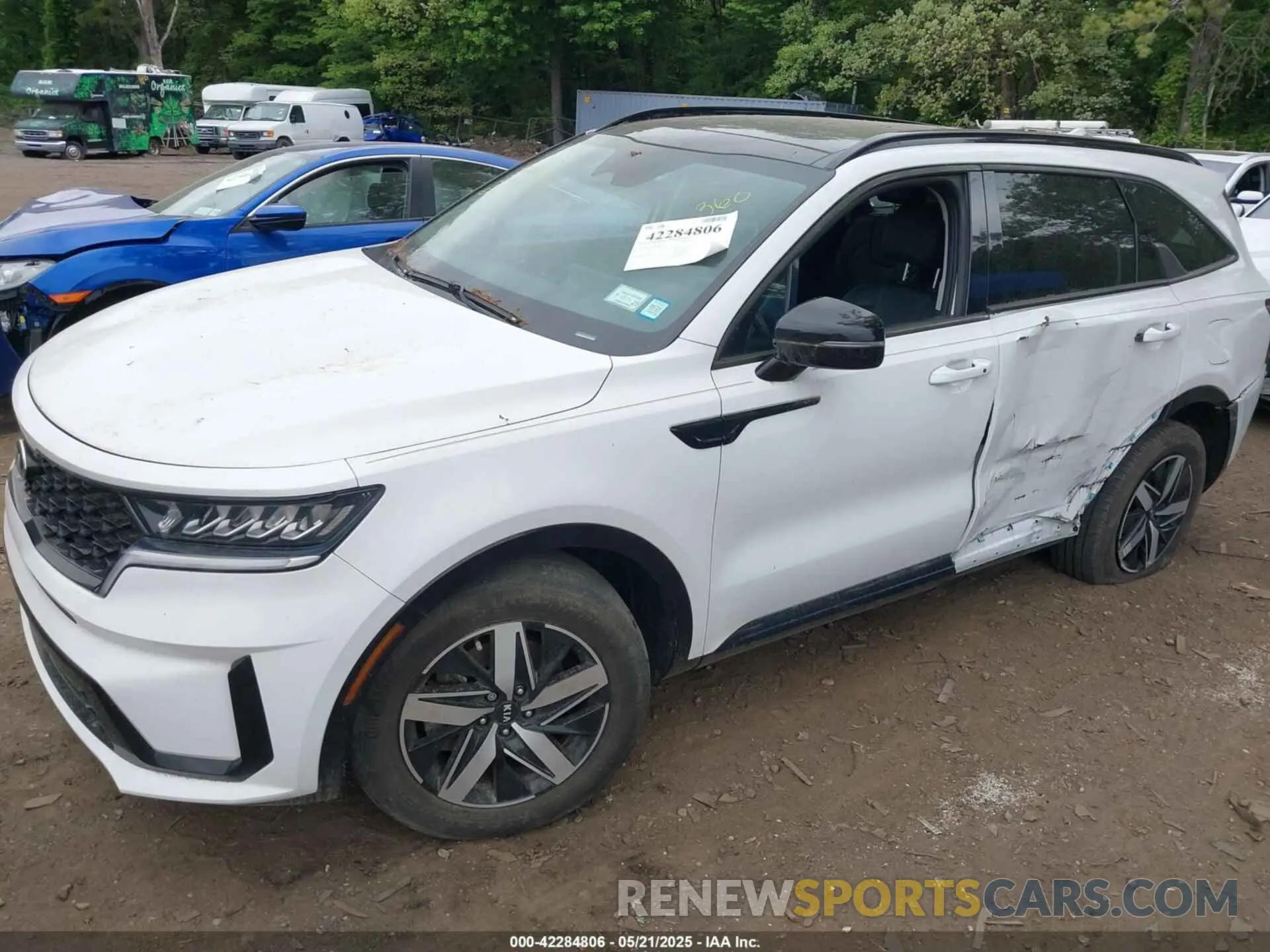 6 Photograph of a damaged car 5XYRL4LCXMG009736 KIA SORENTO 2021