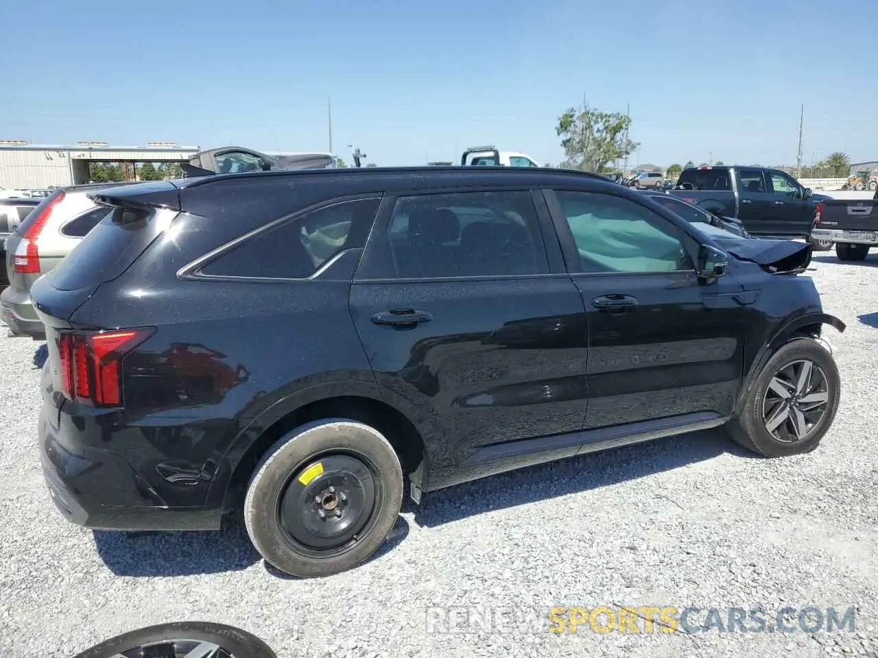 3 Photograph of a damaged car 5XYRL4LCXMG053557 KIA SORENTO 2021