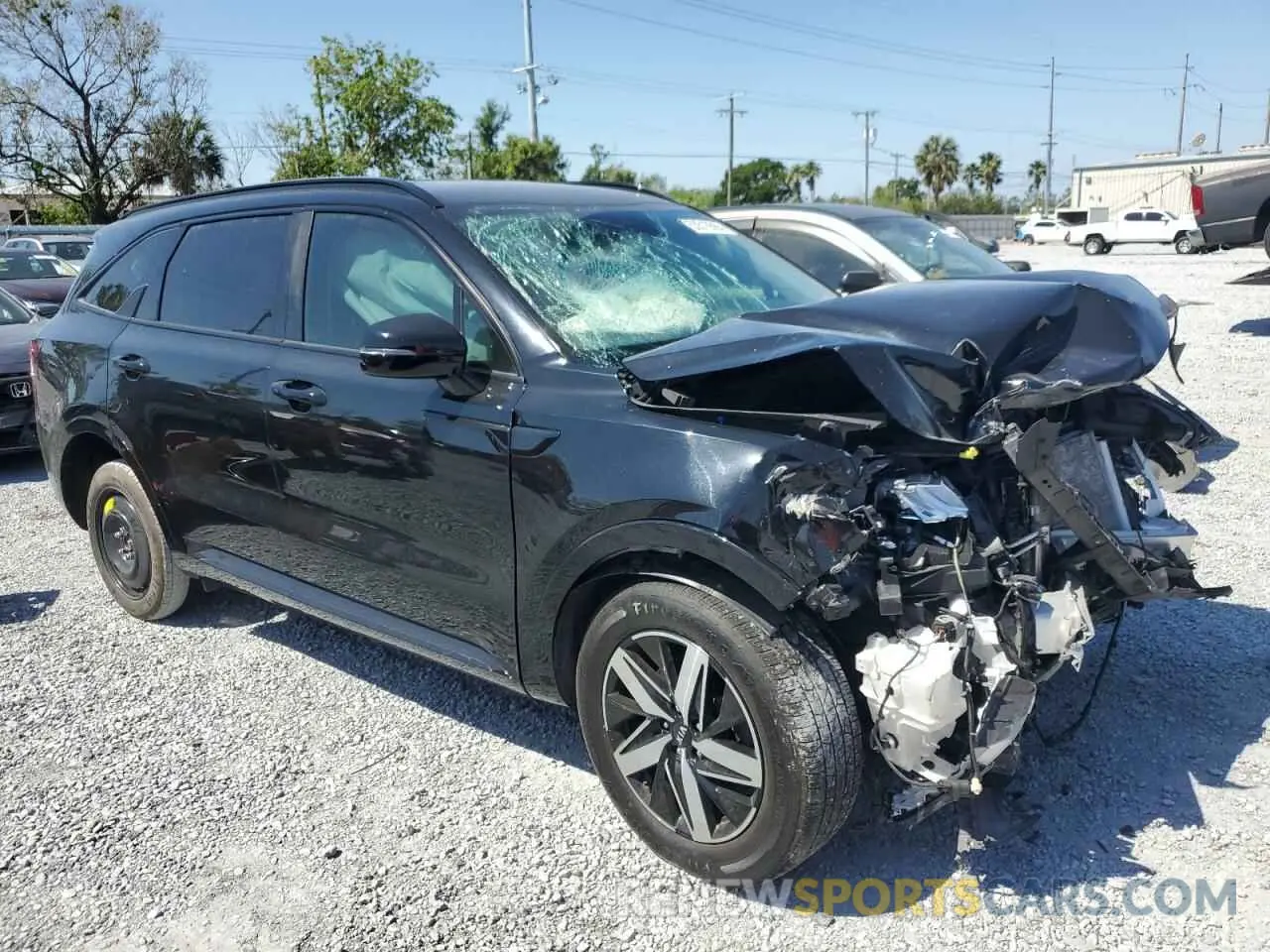 4 Photograph of a damaged car 5XYRL4LCXMG053557 KIA SORENTO 2021