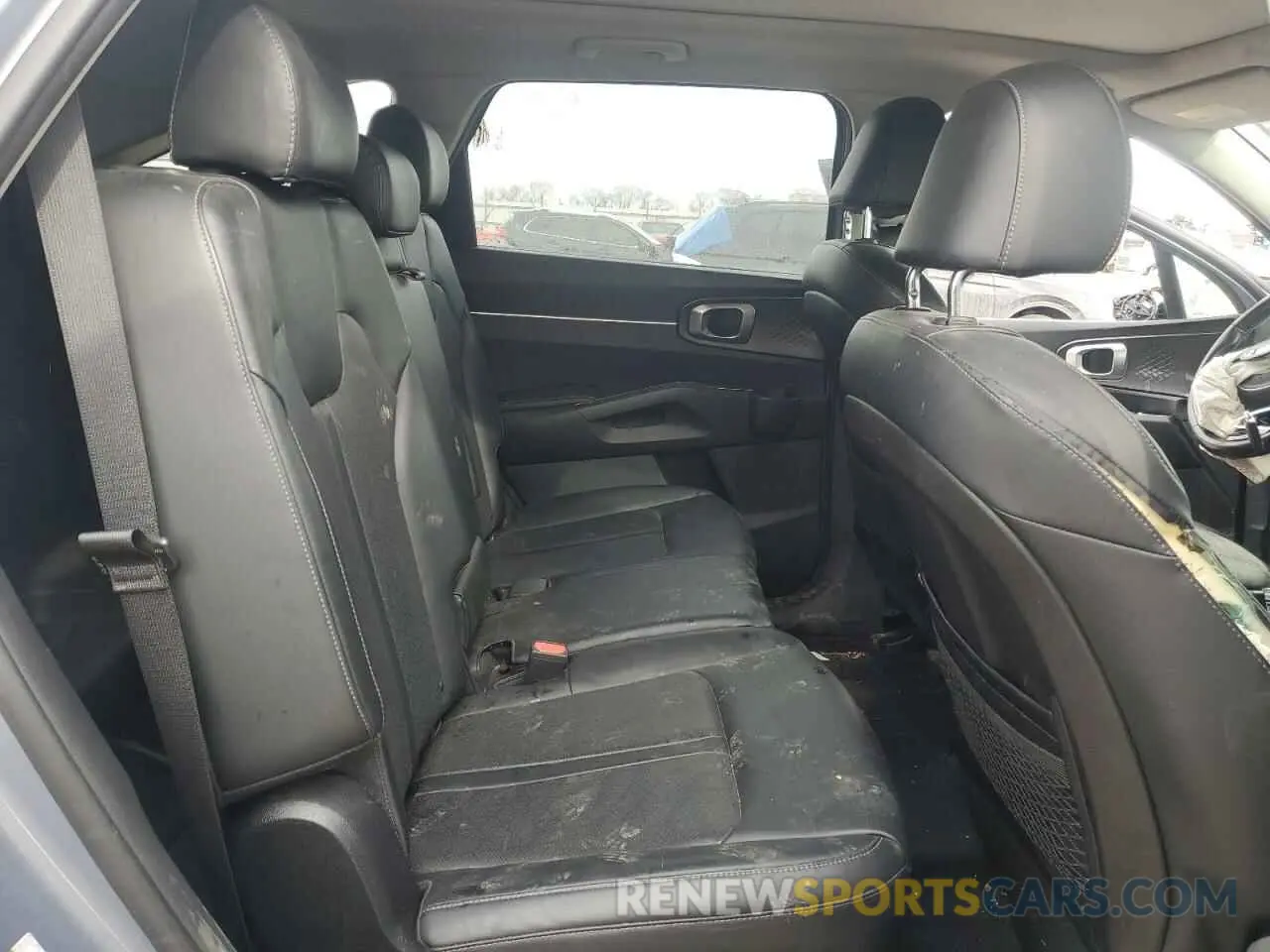 11 Photograph of a damaged car 5XYRLDLC5MG024113 KIA SORENTO 2021
