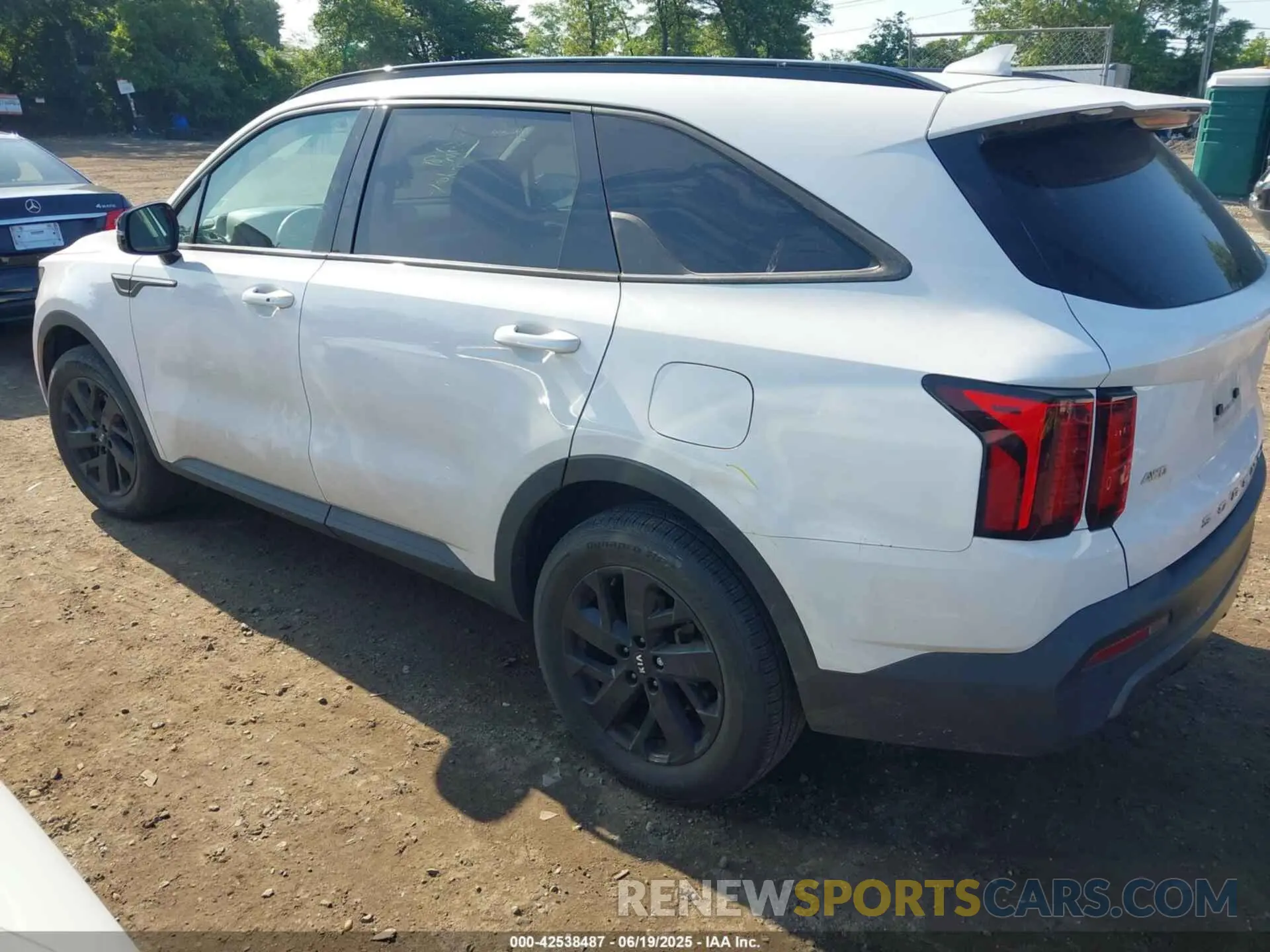 3 Photograph of a damaged car 5XYRLDLC7MG006230 KIA SORENTO 2021
