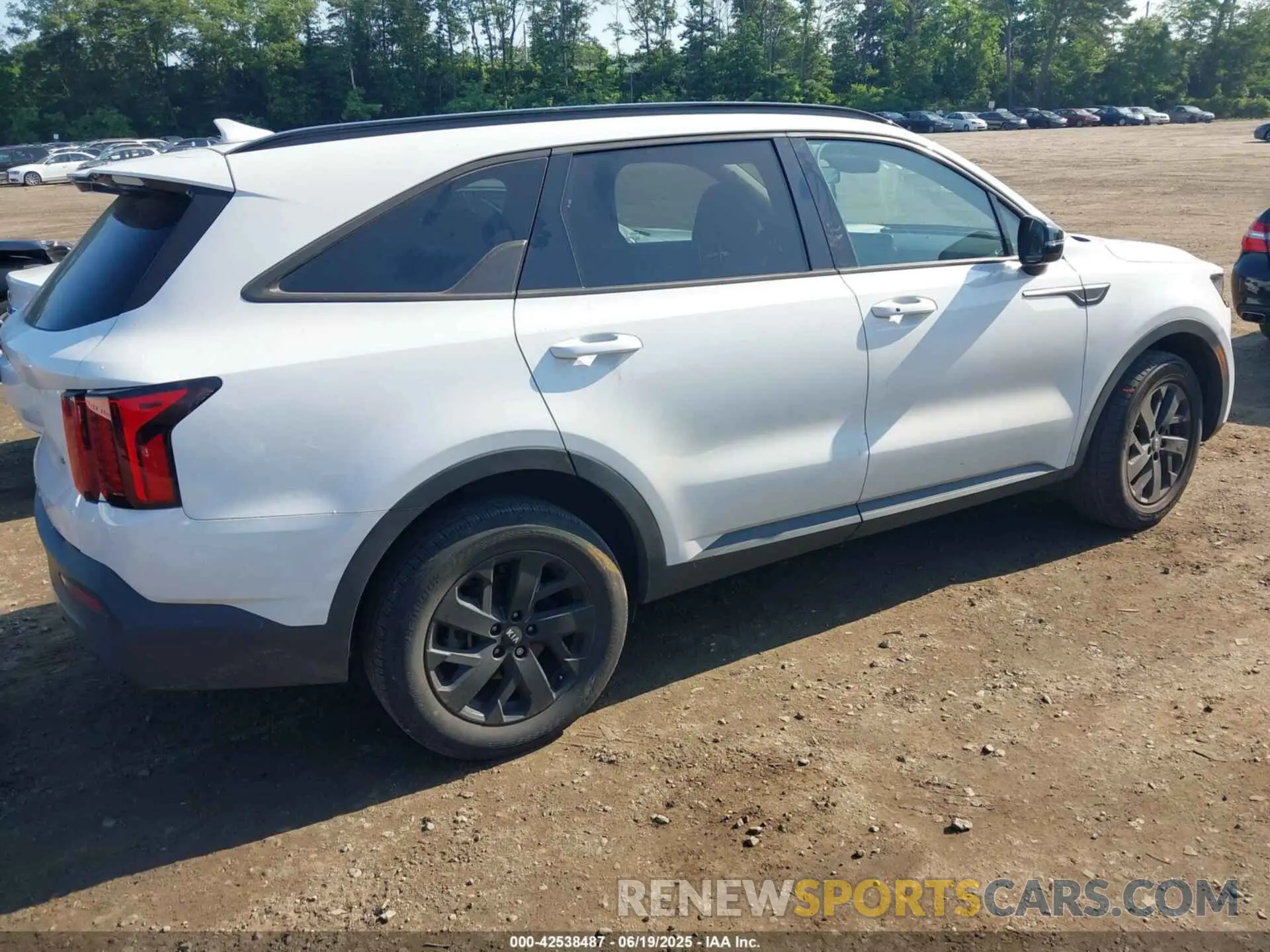 4 Photograph of a damaged car 5XYRLDLC7MG006230 KIA SORENTO 2021