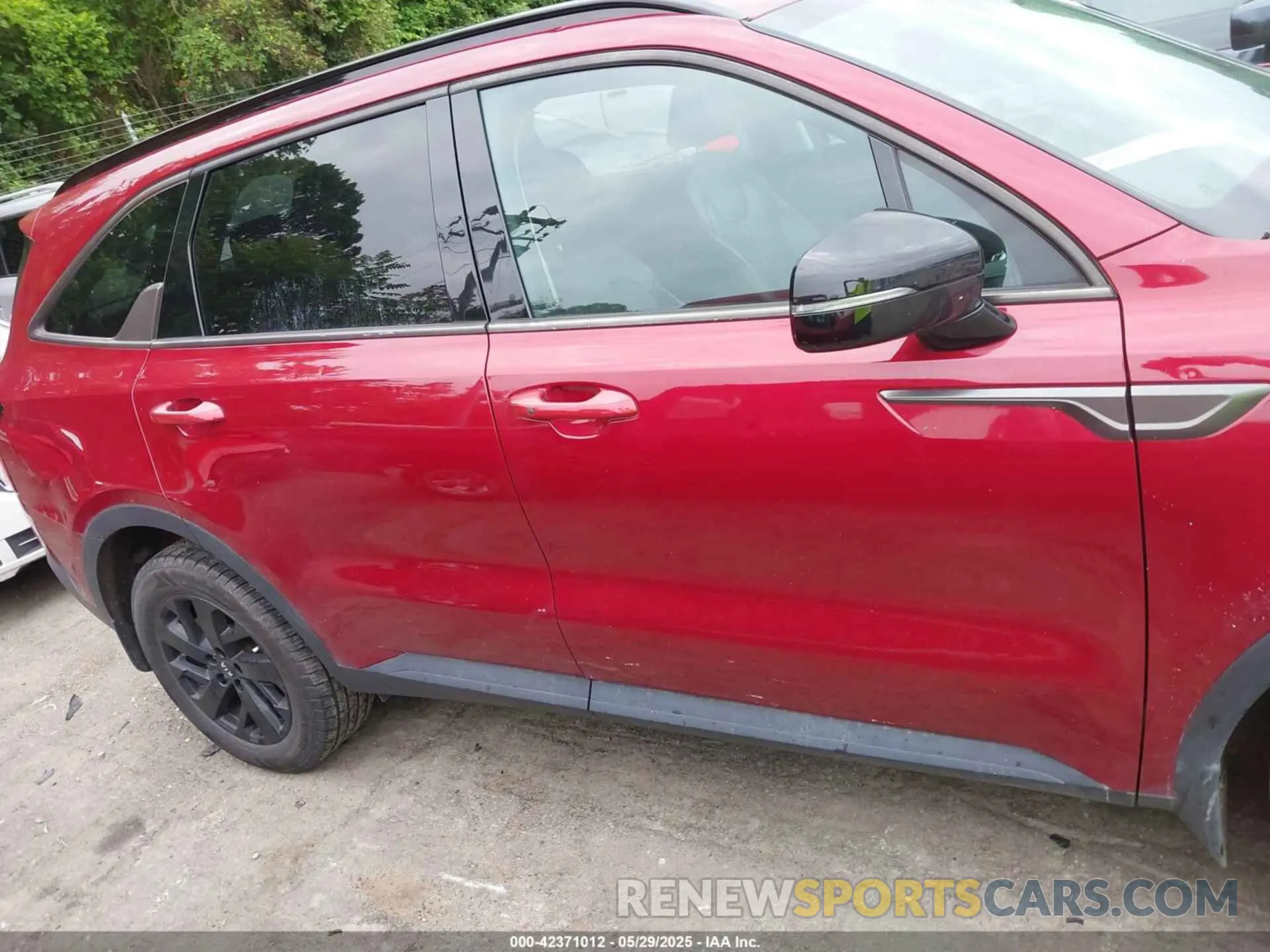 13 Photograph of a damaged car 5XYRLDLC7MG065018 KIA SORENTO 2021