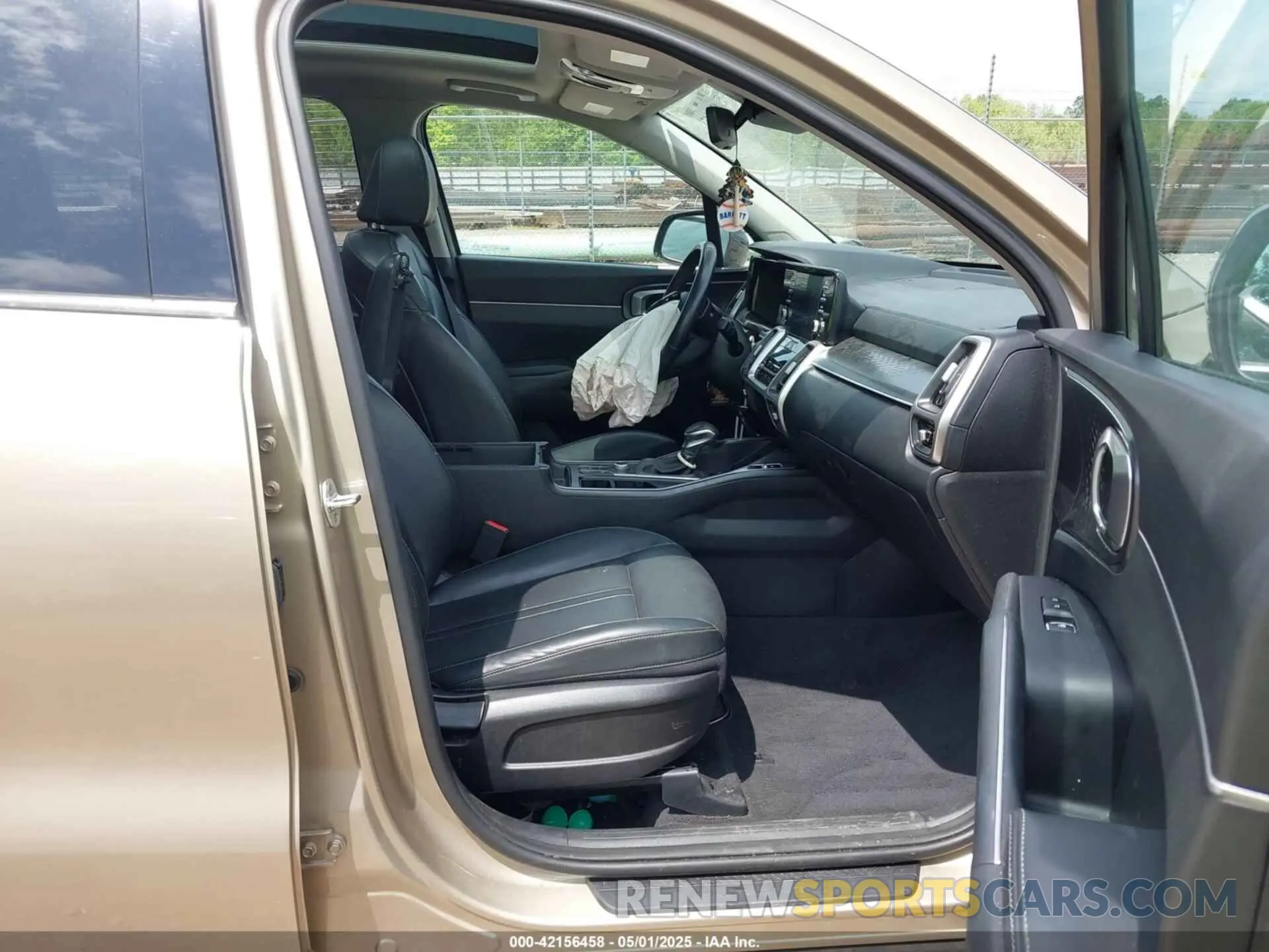 5 Photograph of a damaged car 5XYRLDLC9MG038208 KIA SORENTO 2021
