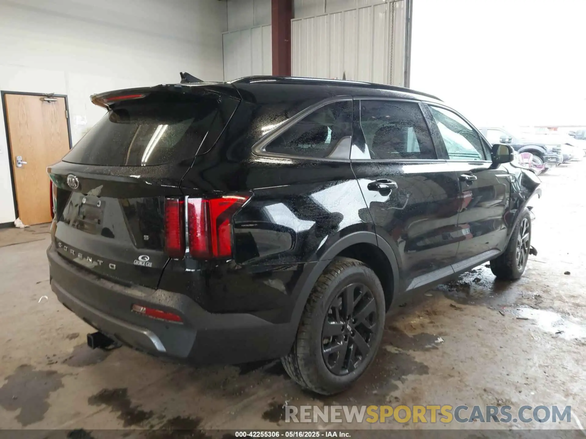 4 Photograph of a damaged car 5XYRLDLCXMG007839 KIA SORENTO 2021