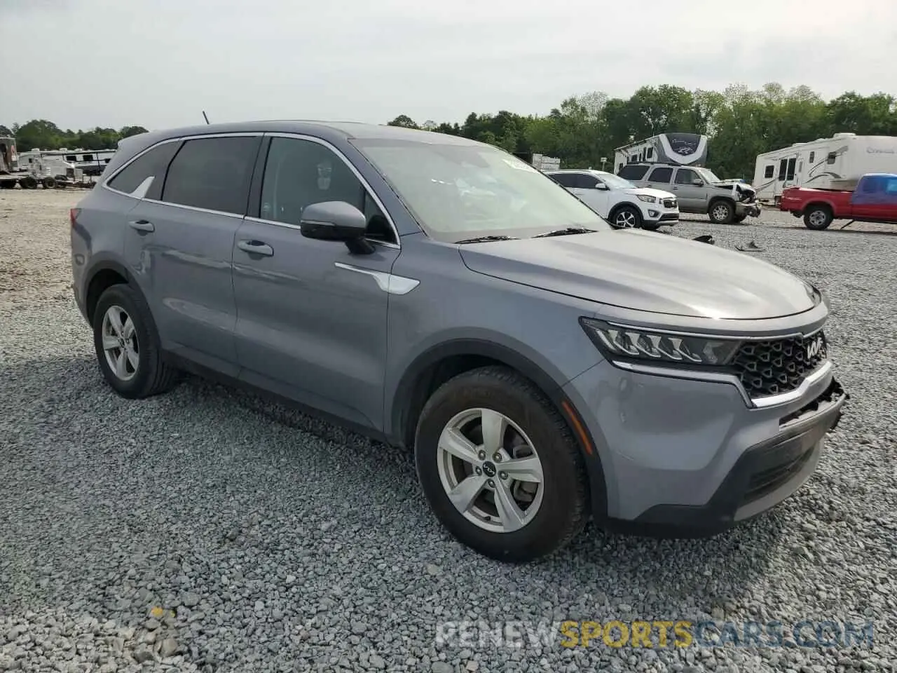 4 Photograph of a damaged car 5XYRG4LC0NG082538 KIA SORENTO 2022