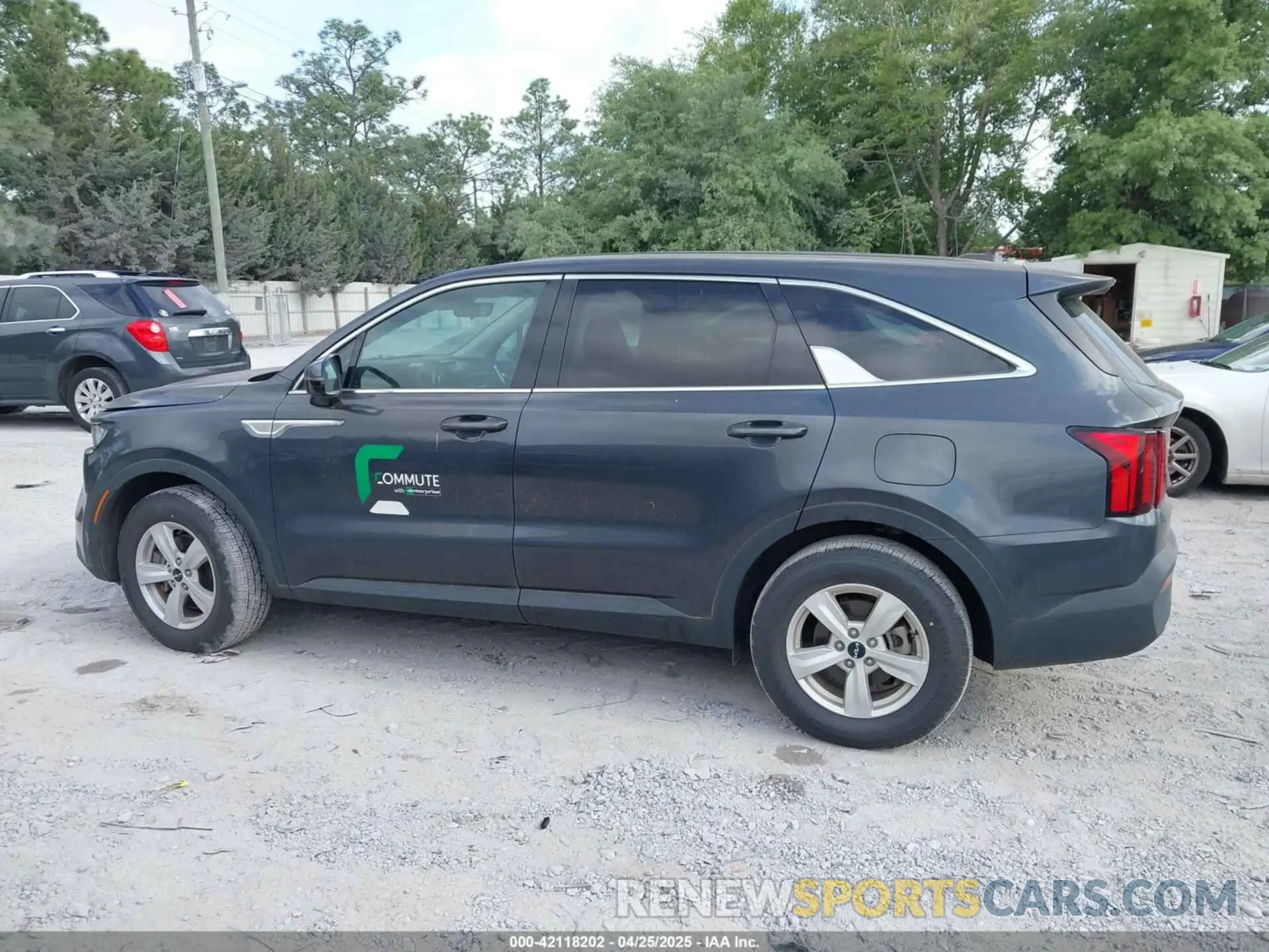 14 Photograph of a damaged car 5XYRG4LC0NG103985 KIA SORENTO 2022