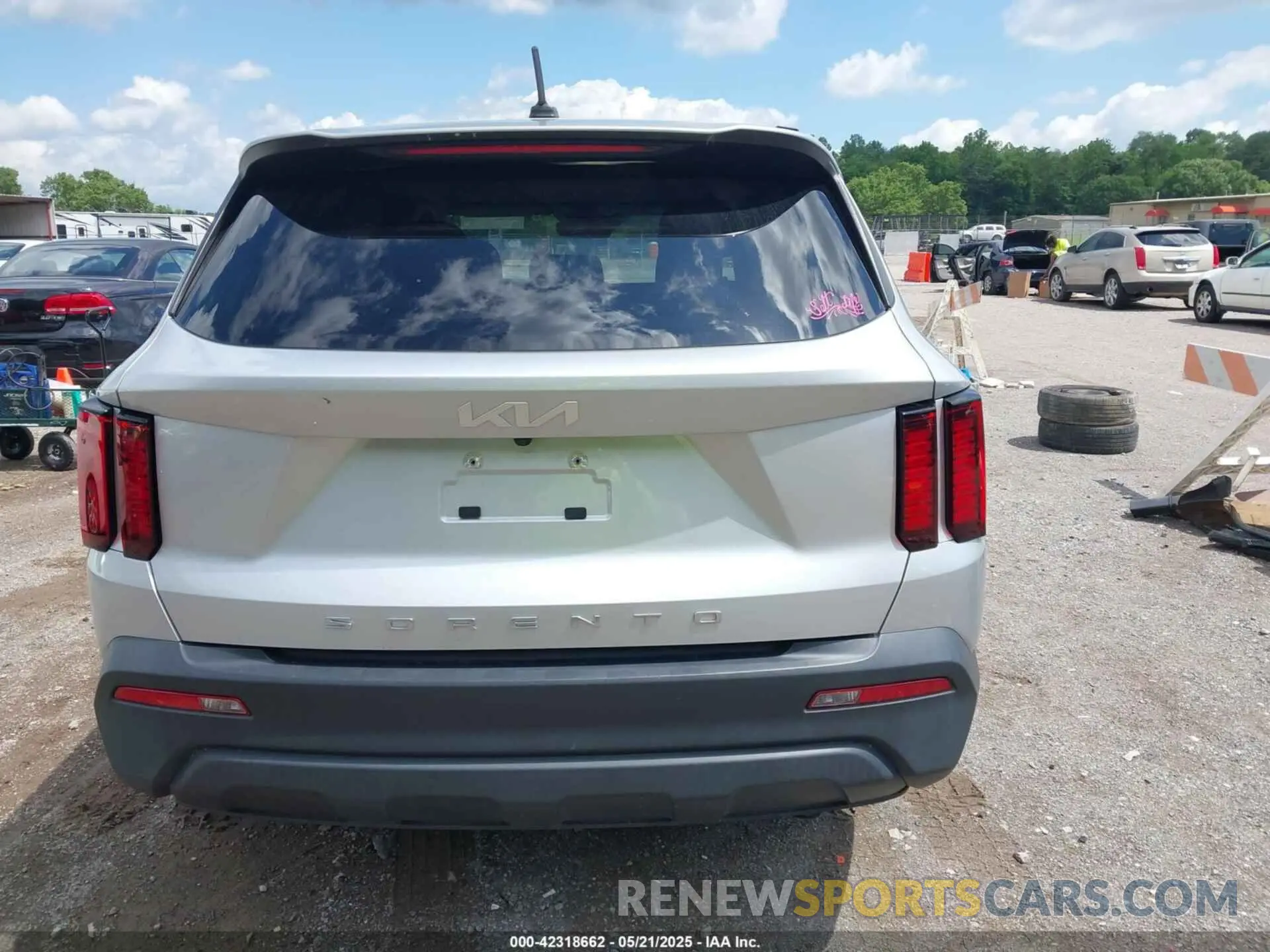16 Photograph of a damaged car 5XYRG4LC0NG105980 KIA SORENTO 2022