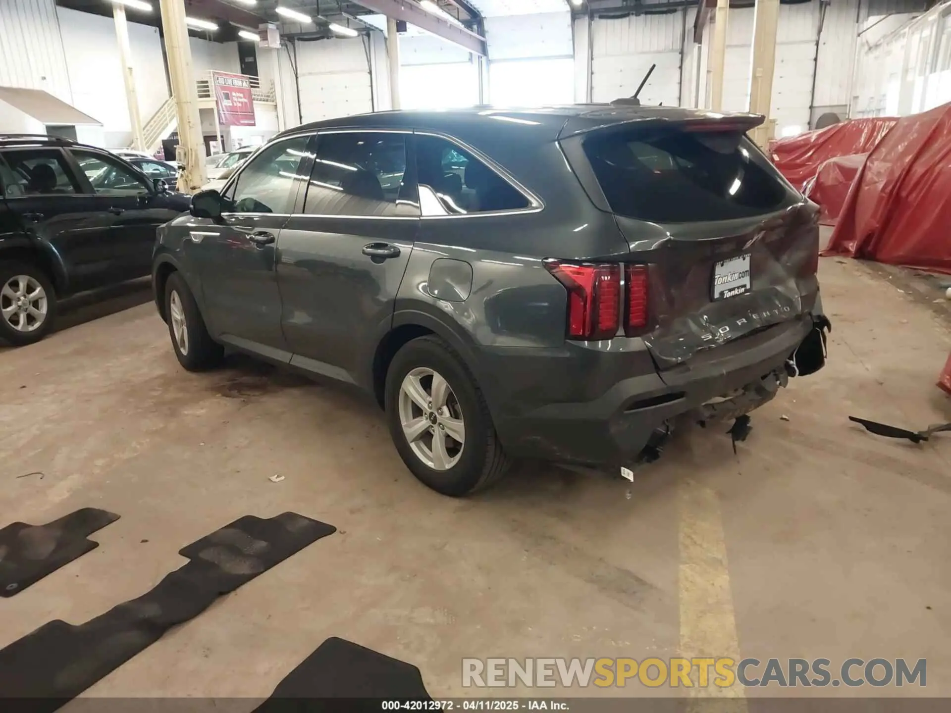 3 Photograph of a damaged car 5XYRG4LC0NG116249 KIA SORENTO 2022