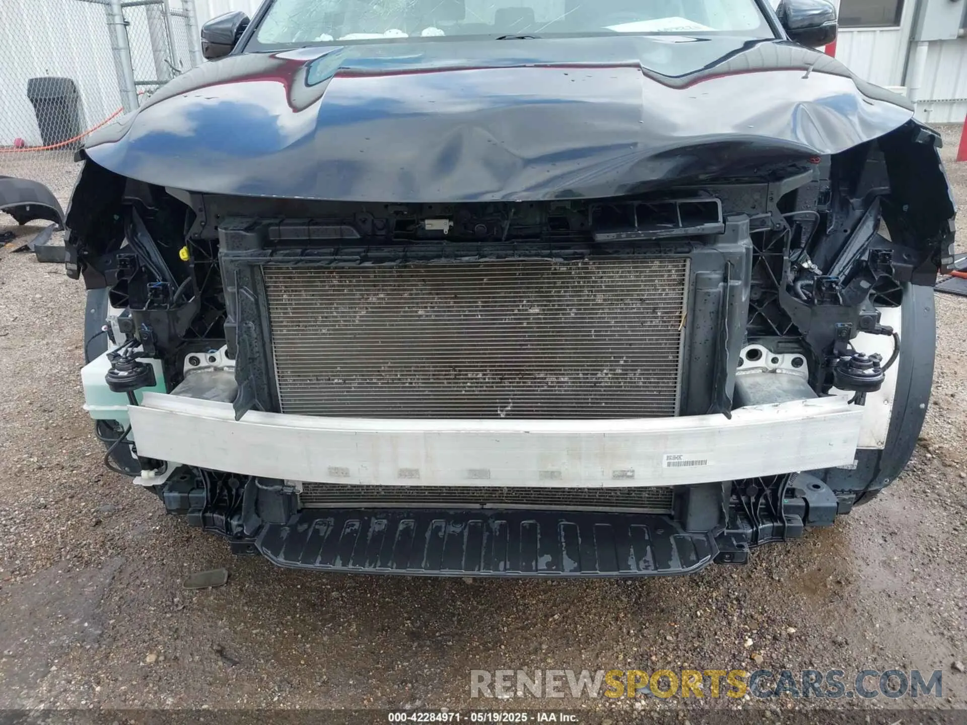 6 Photograph of a damaged car 5XYRG4LC1NG106233 KIA SORENTO 2022