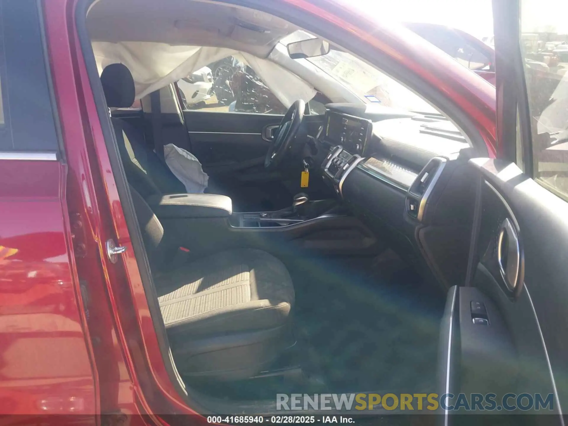 5 Photograph of a damaged car 5XYRG4LC1NG112128 KIA SORENTO 2022