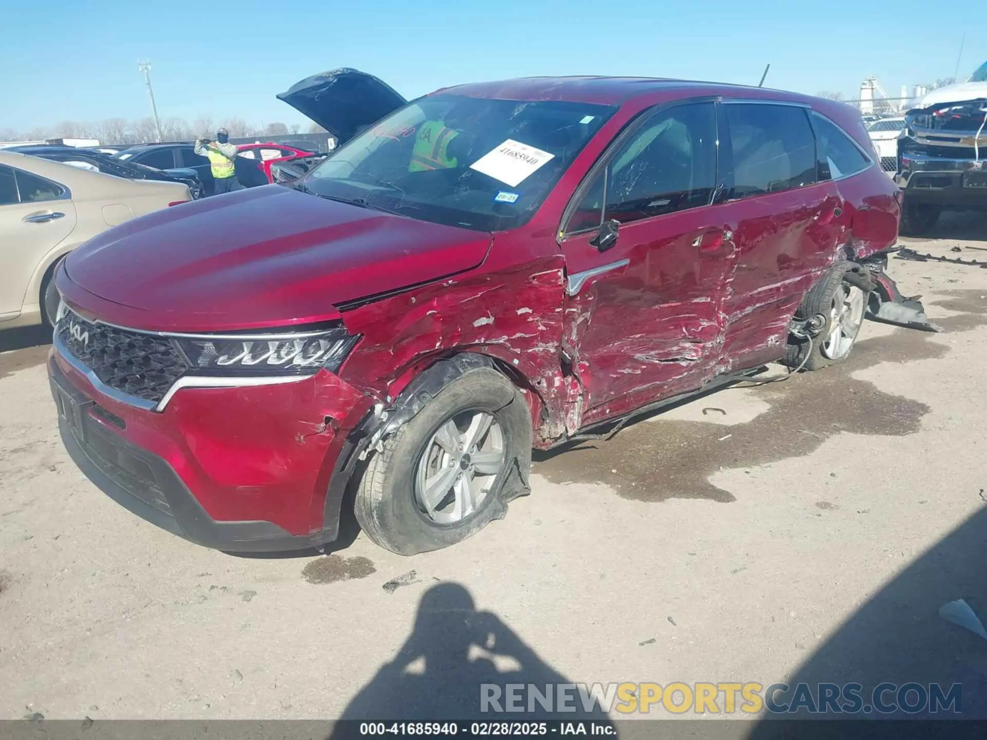 6 Photograph of a damaged car 5XYRG4LC1NG112128 KIA SORENTO 2022