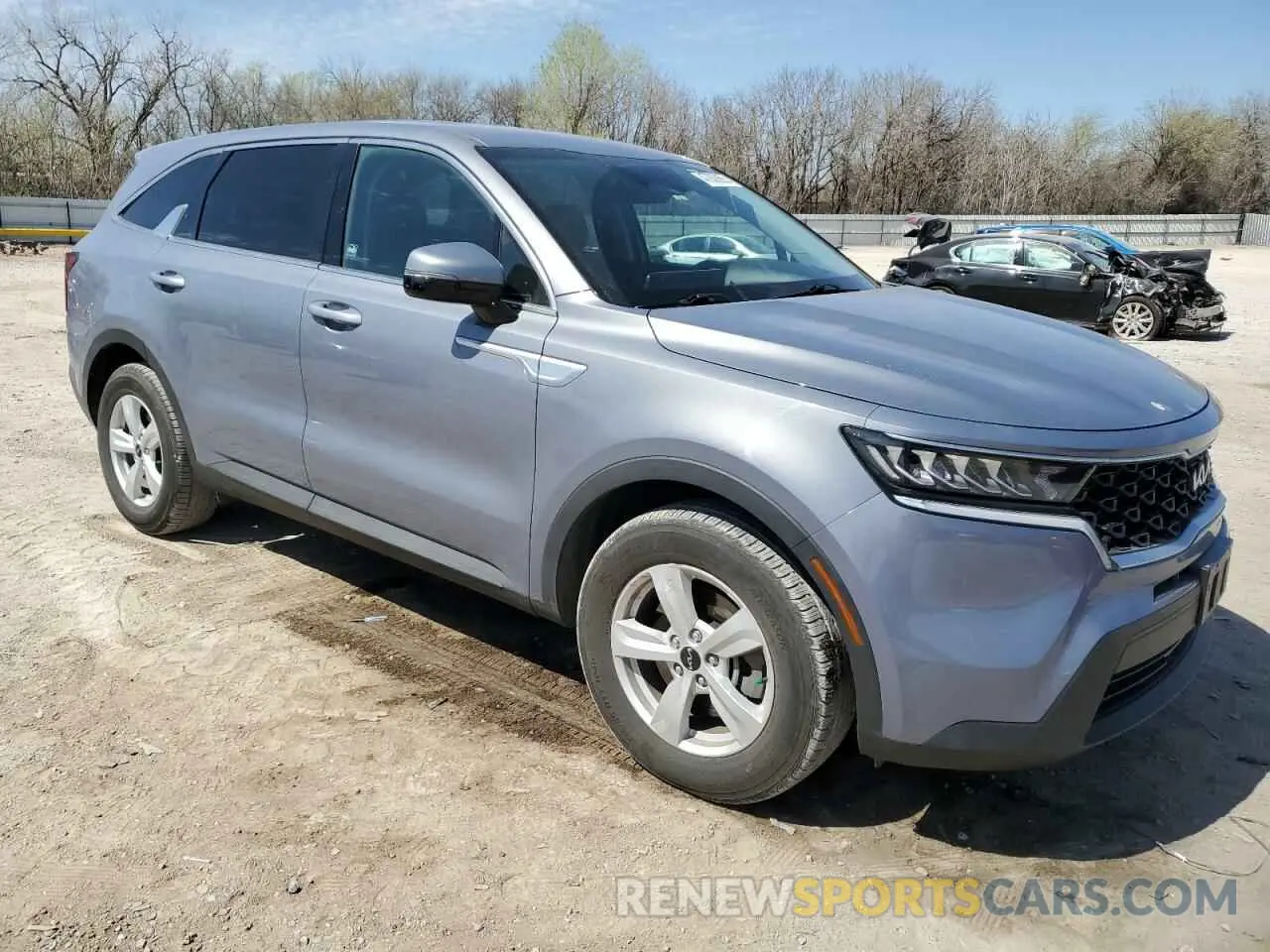 4 Photograph of a damaged car 5XYRG4LC2NG076613 KIA SORENTO 2022