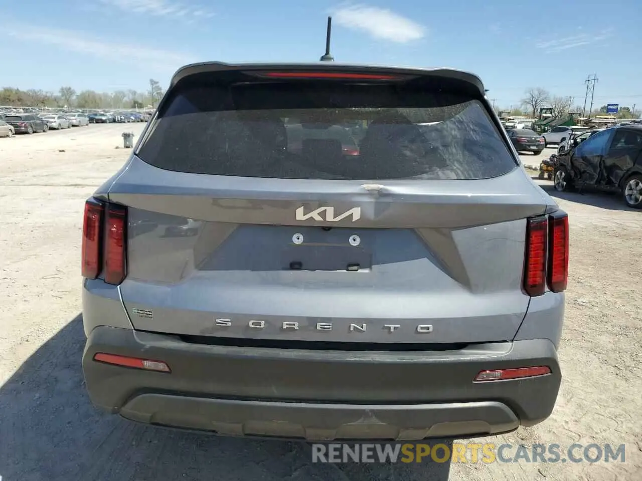 6 Photograph of a damaged car 5XYRG4LC2NG076613 KIA SORENTO 2022