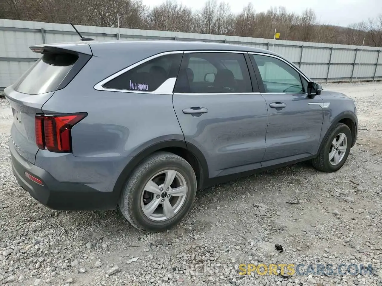 3 Photograph of a damaged car 5XYRG4LC2NG117175 KIA SORENTO 2022