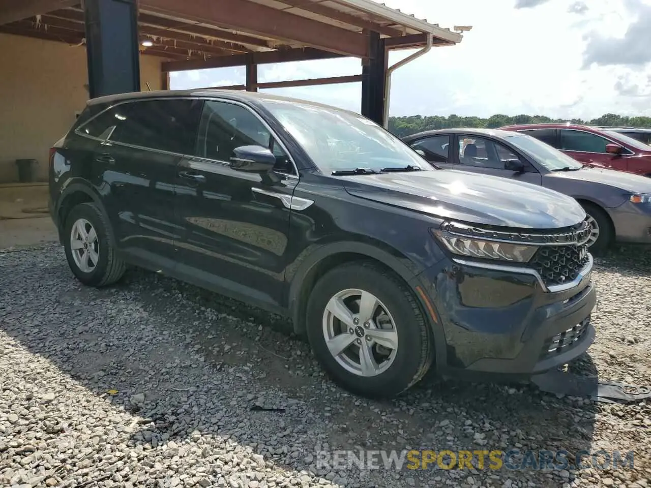 4 Photograph of a damaged car 5XYRG4LC2NG139127 KIA SORENTO 2022