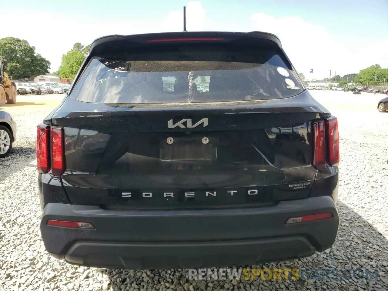 6 Photograph of a damaged car 5XYRG4LC2NG139127 KIA SORENTO 2022