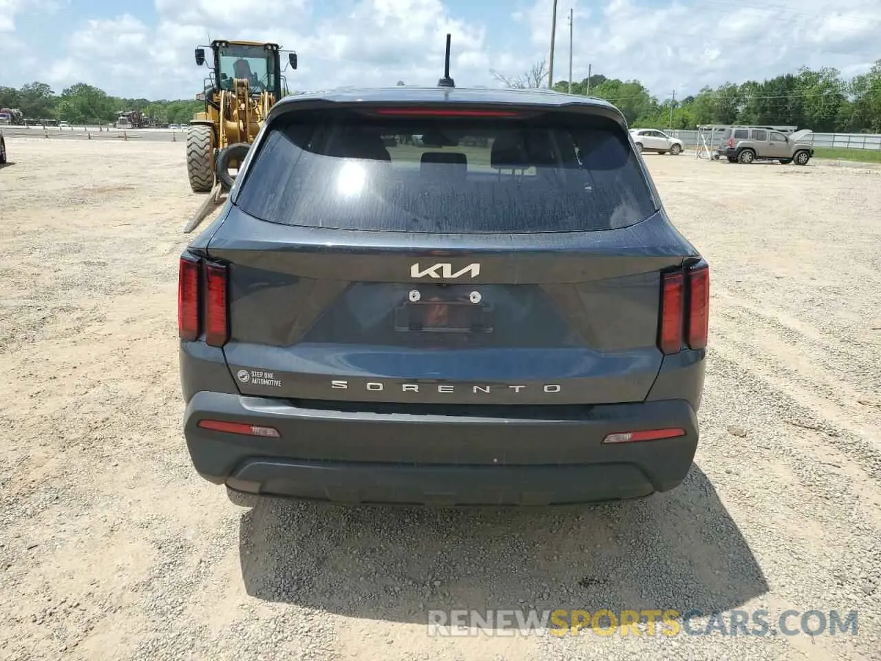 6 Photograph of a damaged car 5XYRG4LC2NG141511 KIA SORENTO 2022