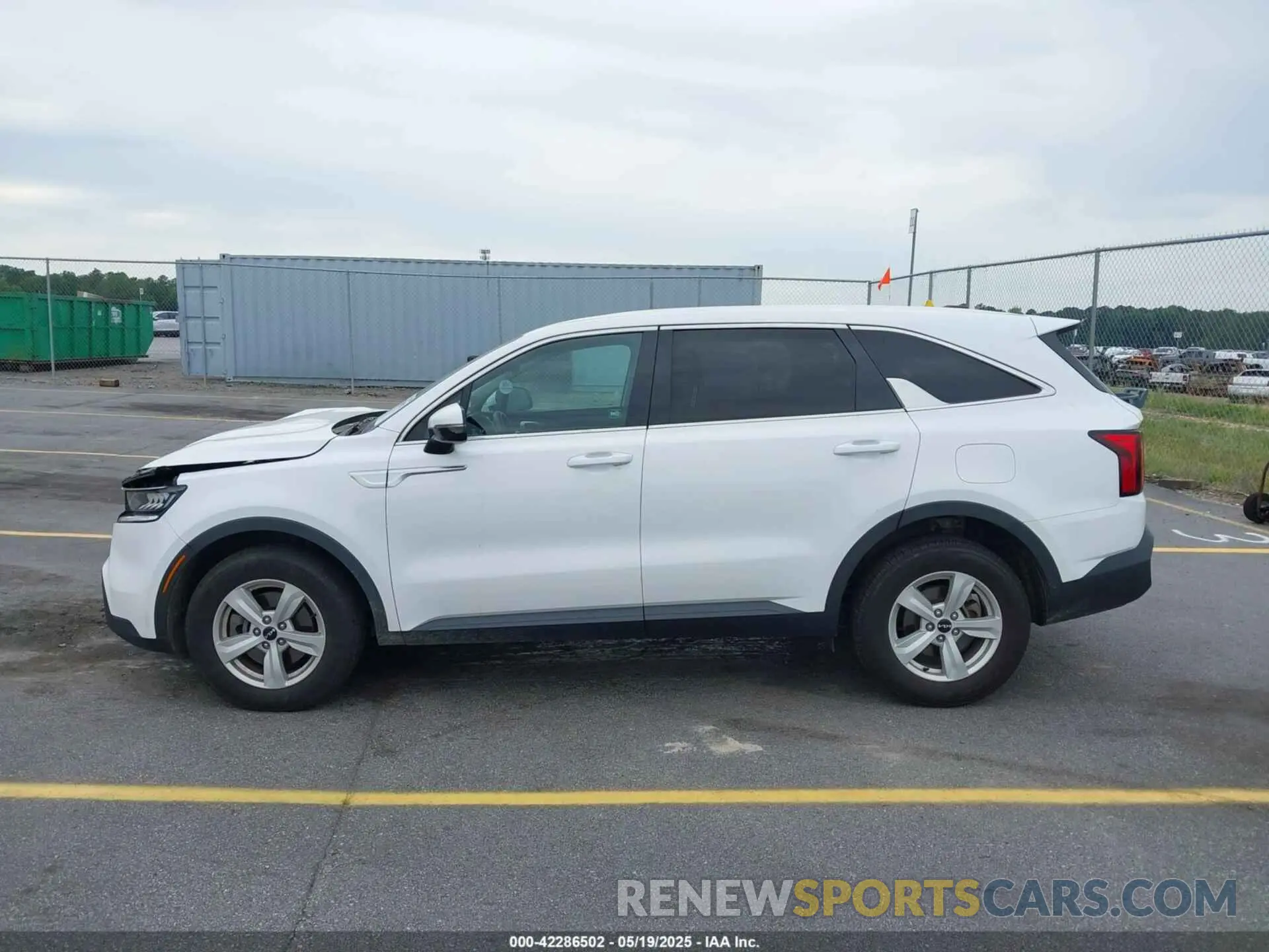 14 Photograph of a damaged car 5XYRG4LC3NG076278 KIA SORENTO 2022