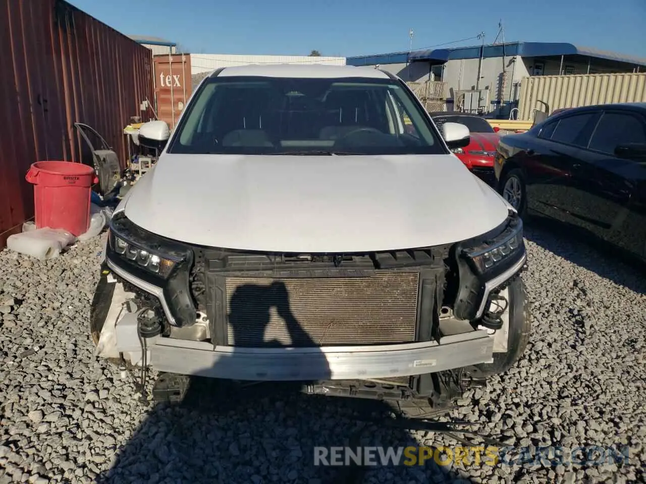 5 Photograph of a damaged car 5XYRG4LC3NG105925 KIA SORENTO 2022