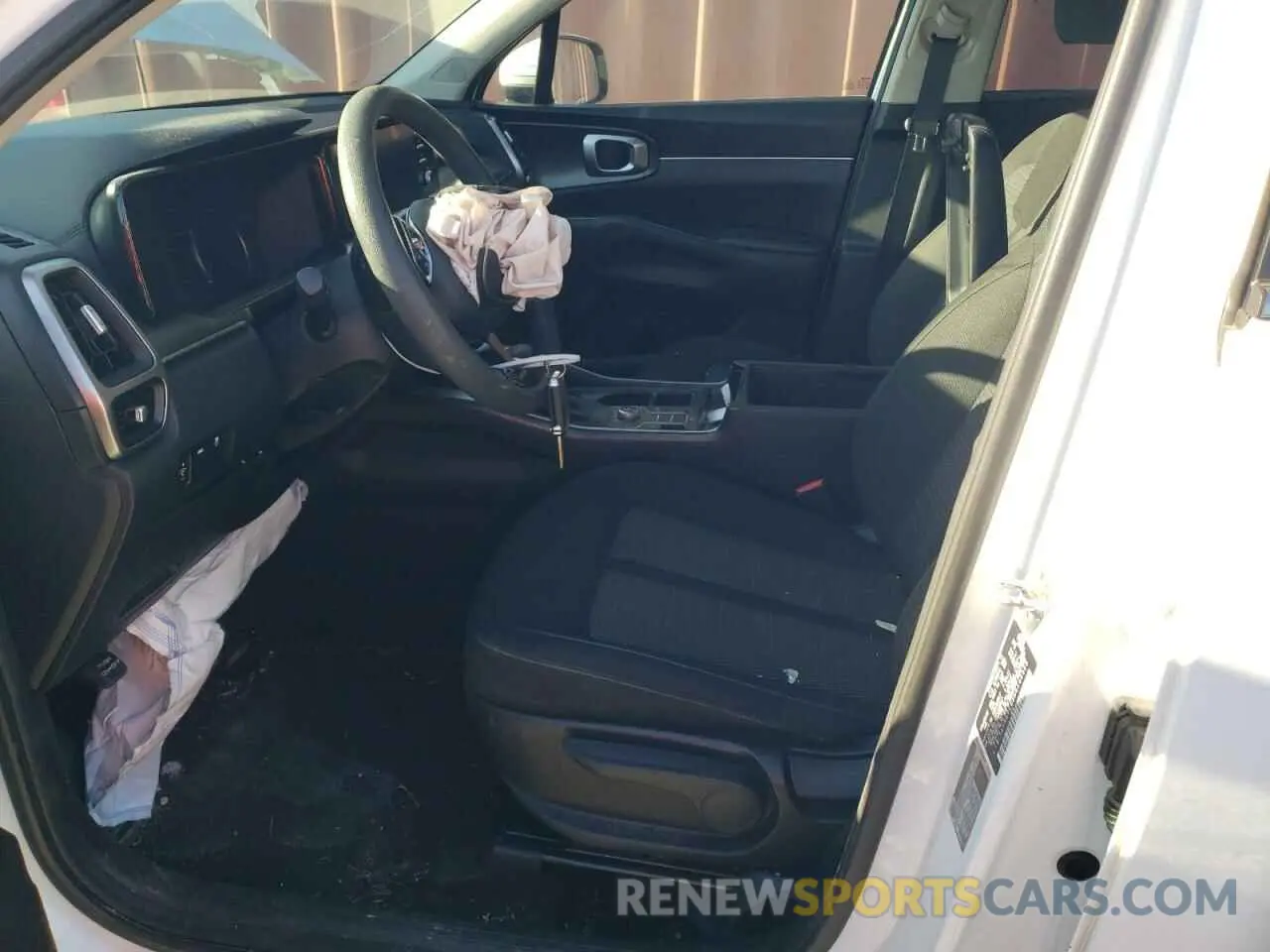 7 Photograph of a damaged car 5XYRG4LC3NG105925 KIA SORENTO 2022